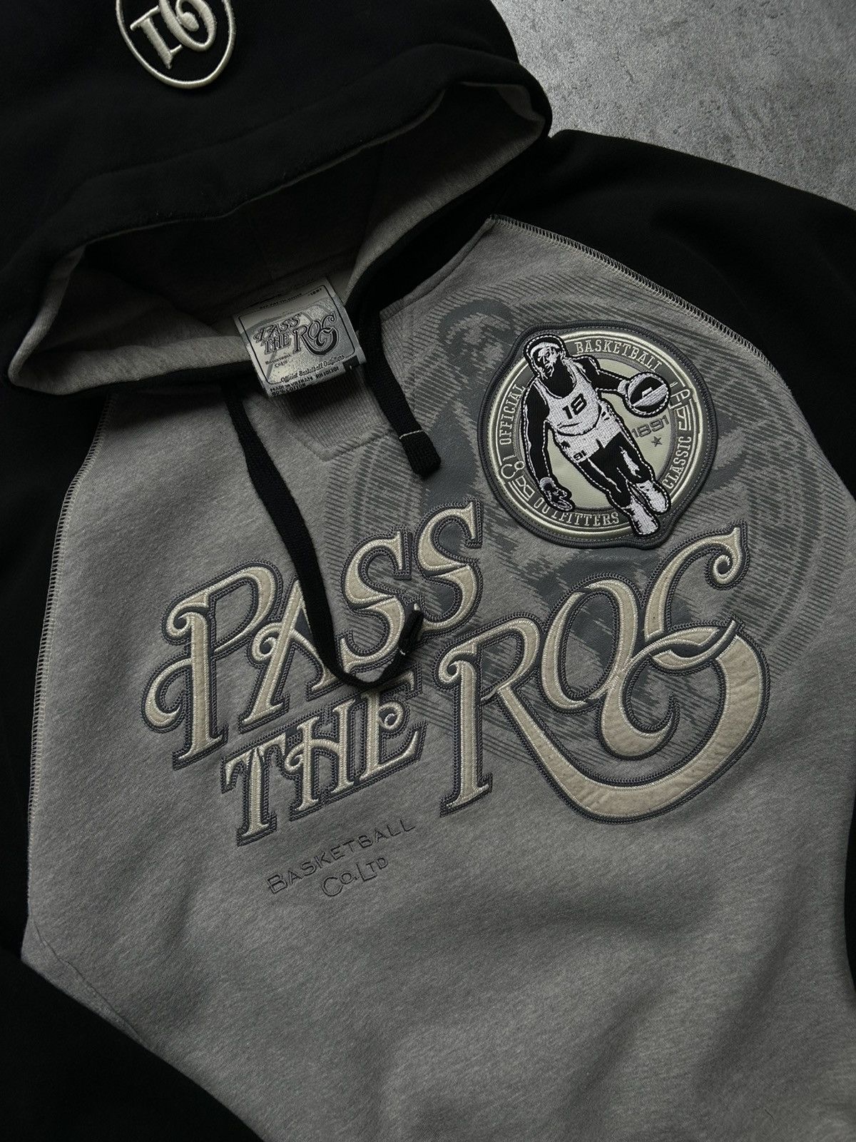 Jordan Brand × Vintage Vintage hoodie crewneck Basketball Sweatshirt Pass The Roc Size US L / EU 52-54 / 3 - 3 Thumbnail