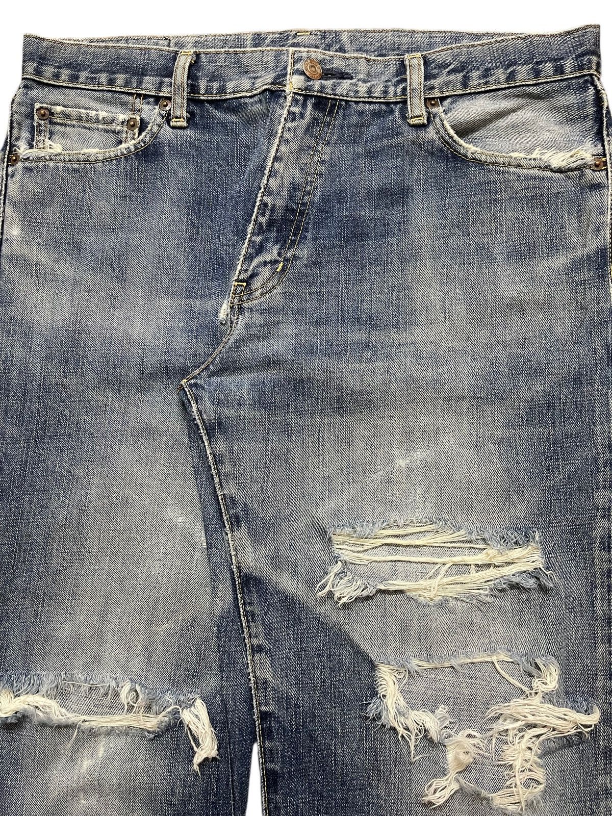 Uniqlo Vintage Uniqlo Blue Faded Wash Distressed Destroy Baggy Jean Size US 36 / EU 52 - 4 Thumbnail
