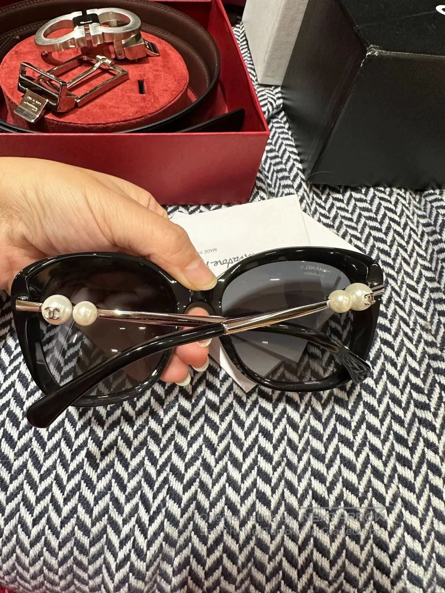 Chanel Chanel Pearl Sunglasses. Size ONE SIZE - 1 Thumbnail