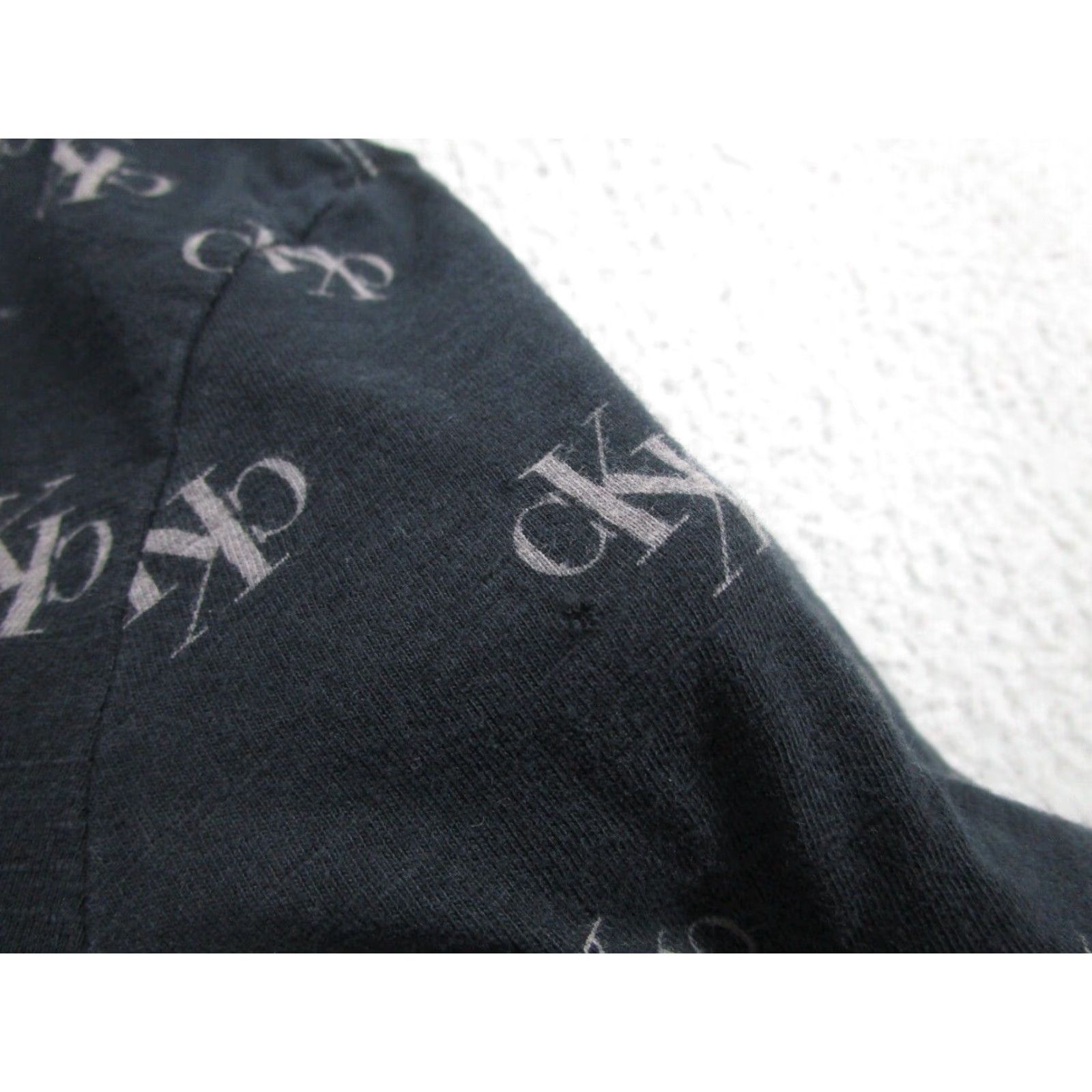 Calvin Klein VINTAGE Calvin Klein Graphic Print Short Sleeve T-Shirt Mens M Black Size US M / EU 48-50 / 2 - 5 Thumbnail