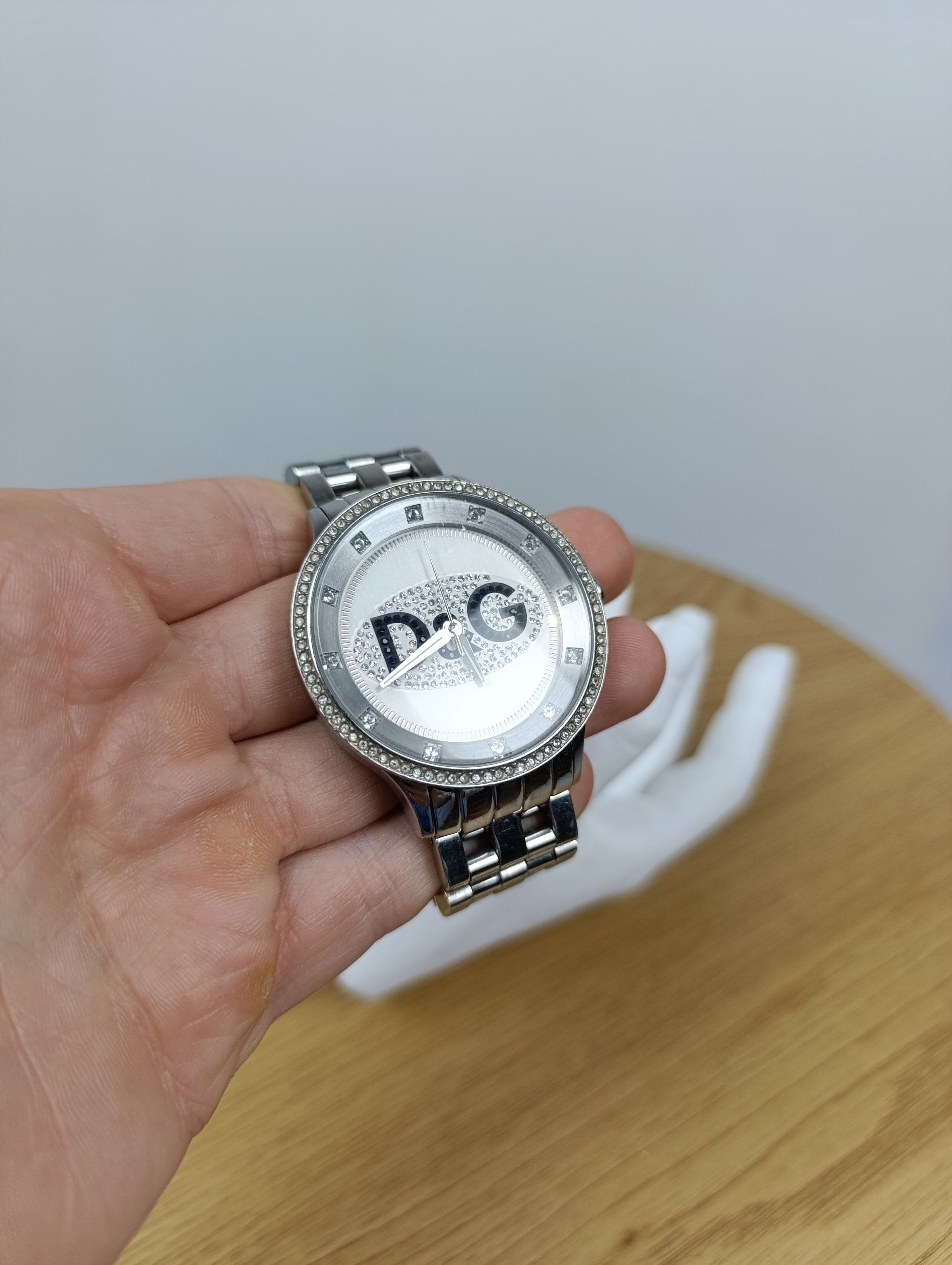 Dolce & Gabbana DOLCE & GABBANA DW0131 LOGO UNISEX CRYSTAL WATCH Size ONE SIZE - 4 Thumbnail
