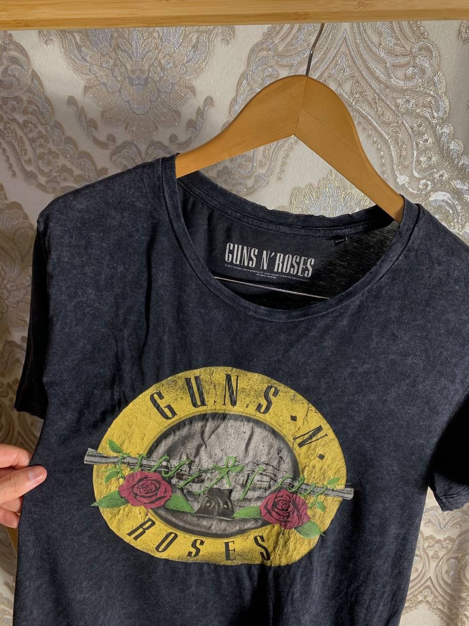 Band Tees VINTAGE GUNS N ROSES WORLD TOUR ROCK T-SHIRT METAL Y2K 90s Size US XXL / EU 58 / 5 - 2 Thumbnail