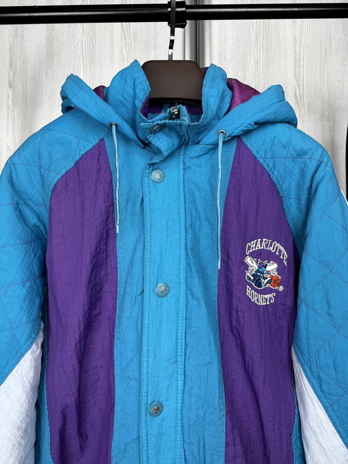 Starter Charlotte Hornets Starter 90s Vintage NBA Full Zip jacket L Size US L / EU 52-54 / 3 - 4 Thumbnail
