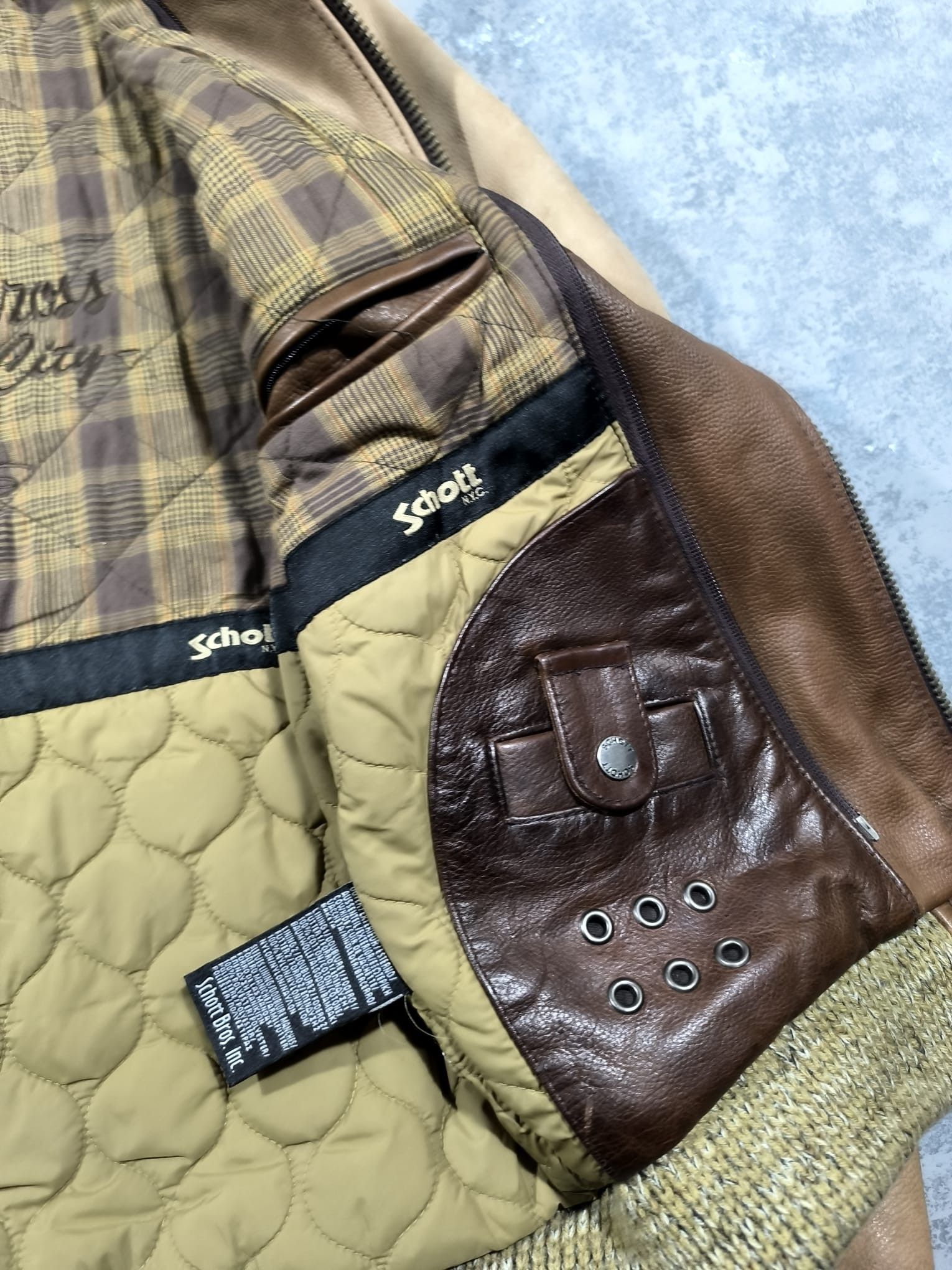 Schott vtg hooded naturally faded schott leather bomber Size US S / EU 44-46 / 1 - 11 Thumbnail