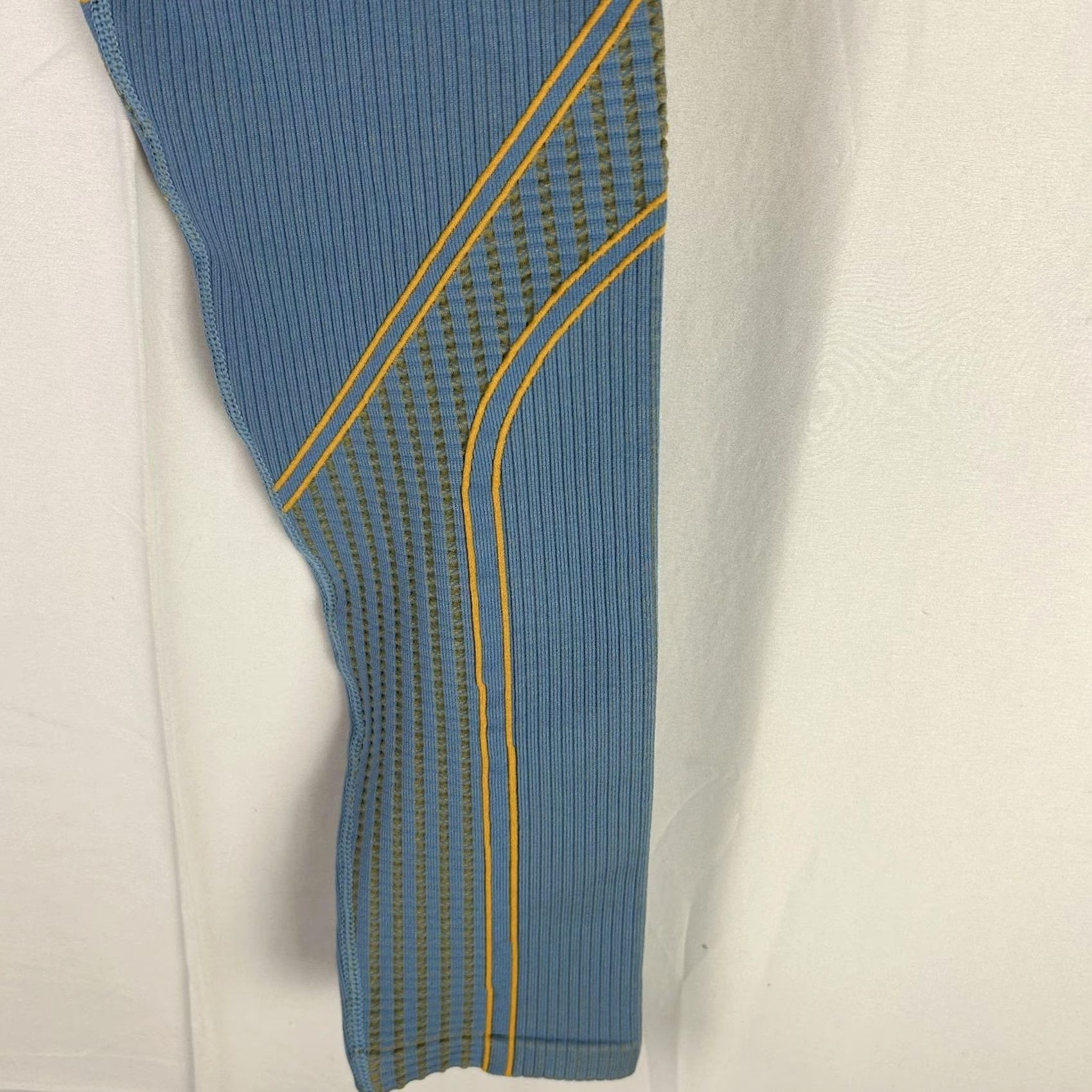 Fabletics Fabletics Leggings Womens Large Blue Seamless High Waisted Compressive Ribbed Size 36" / US 14 / IT 50 - 4 Thumbnail