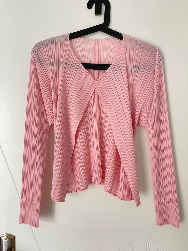 Issey Miyake Issey Miyake Pink pleated cardigan Size L / US 10 / IT 46 - 1 Thumbnail