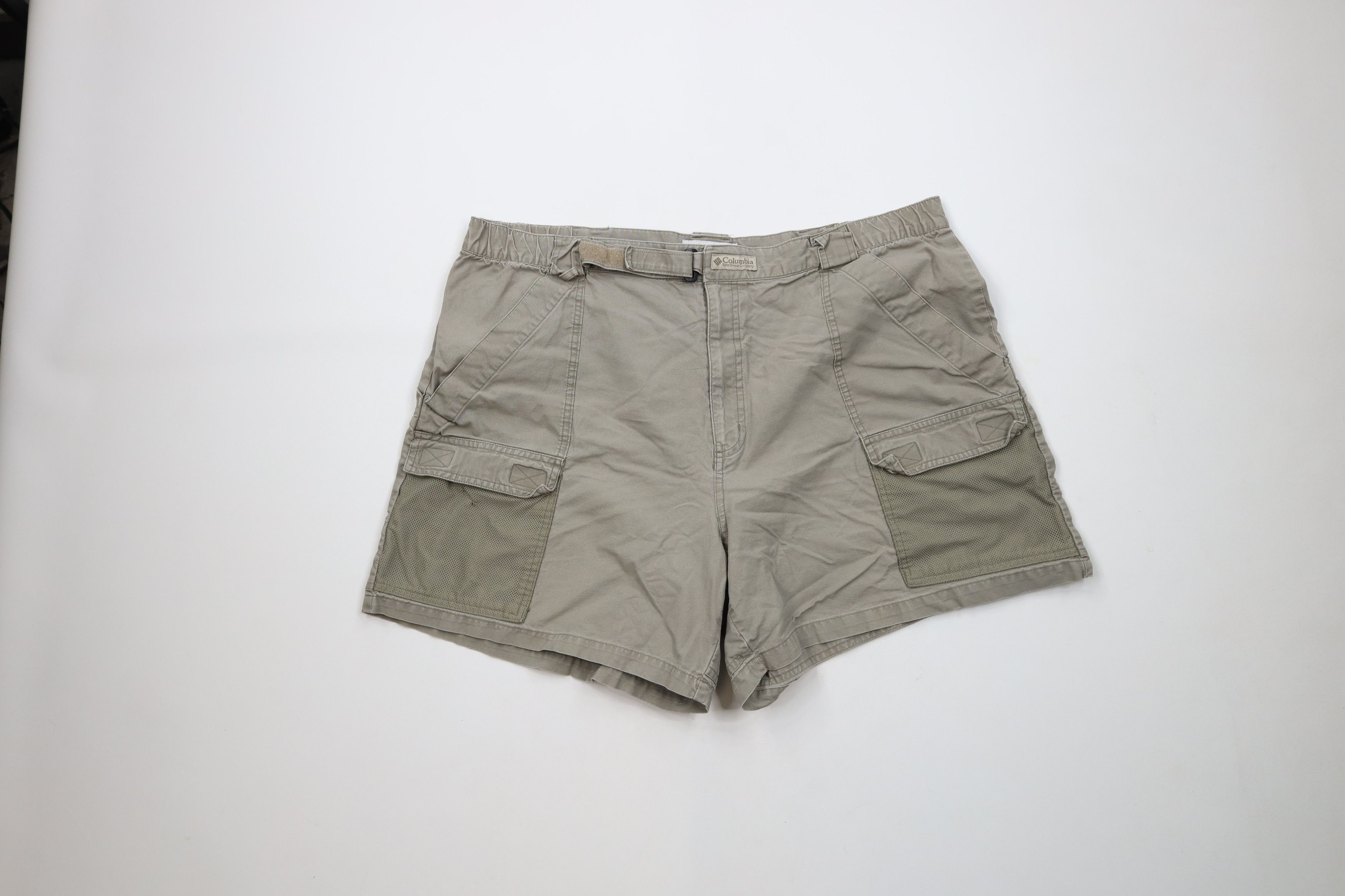 Columbia × Vintage Vintage Columbia PFG Spell Out Above Knee Cargo Shorts Green Size US 36 / EU 52 - 1 Thumbnail