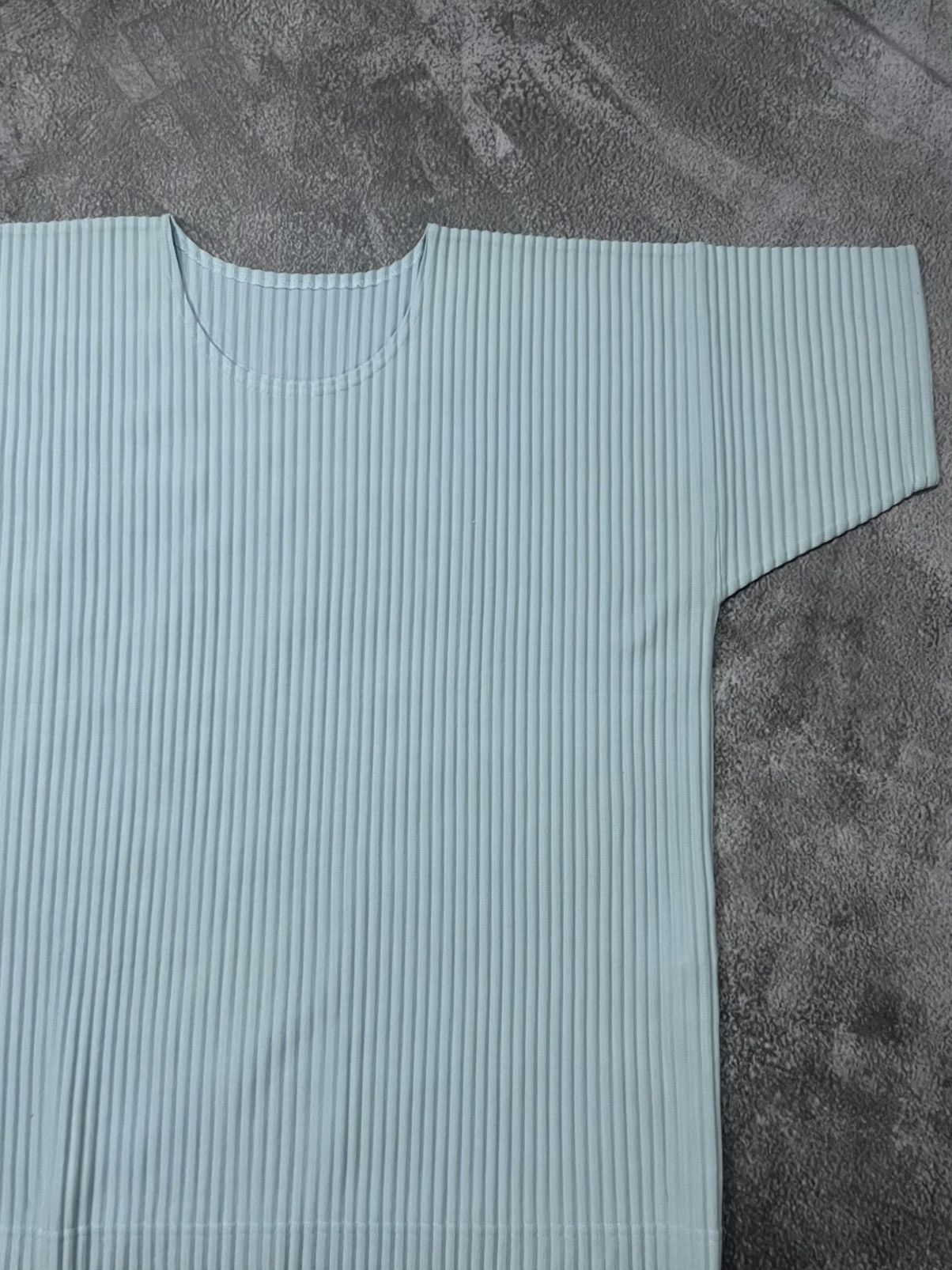 Homme Plisse Issey Miyake Homme Plissé Issey Miyake Short Sleeve Tee Light Blue Size US L / EU 52-54 / 3 - 3 Thumbnail