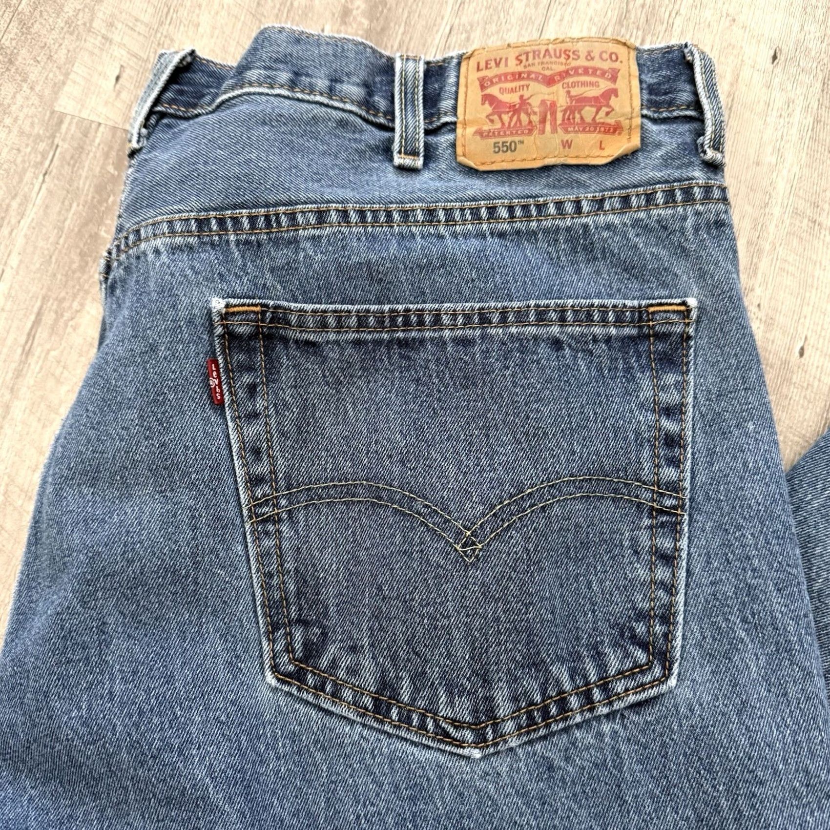 Levi's Levi’s 550 Jeans Mens Relaxed Fit Medium Wash Blue 44x32 100% Cotton Jeans Zinc Zip 5-Pocket Regular Mens Size US 44 / EU 60 - 6 Thumbnail