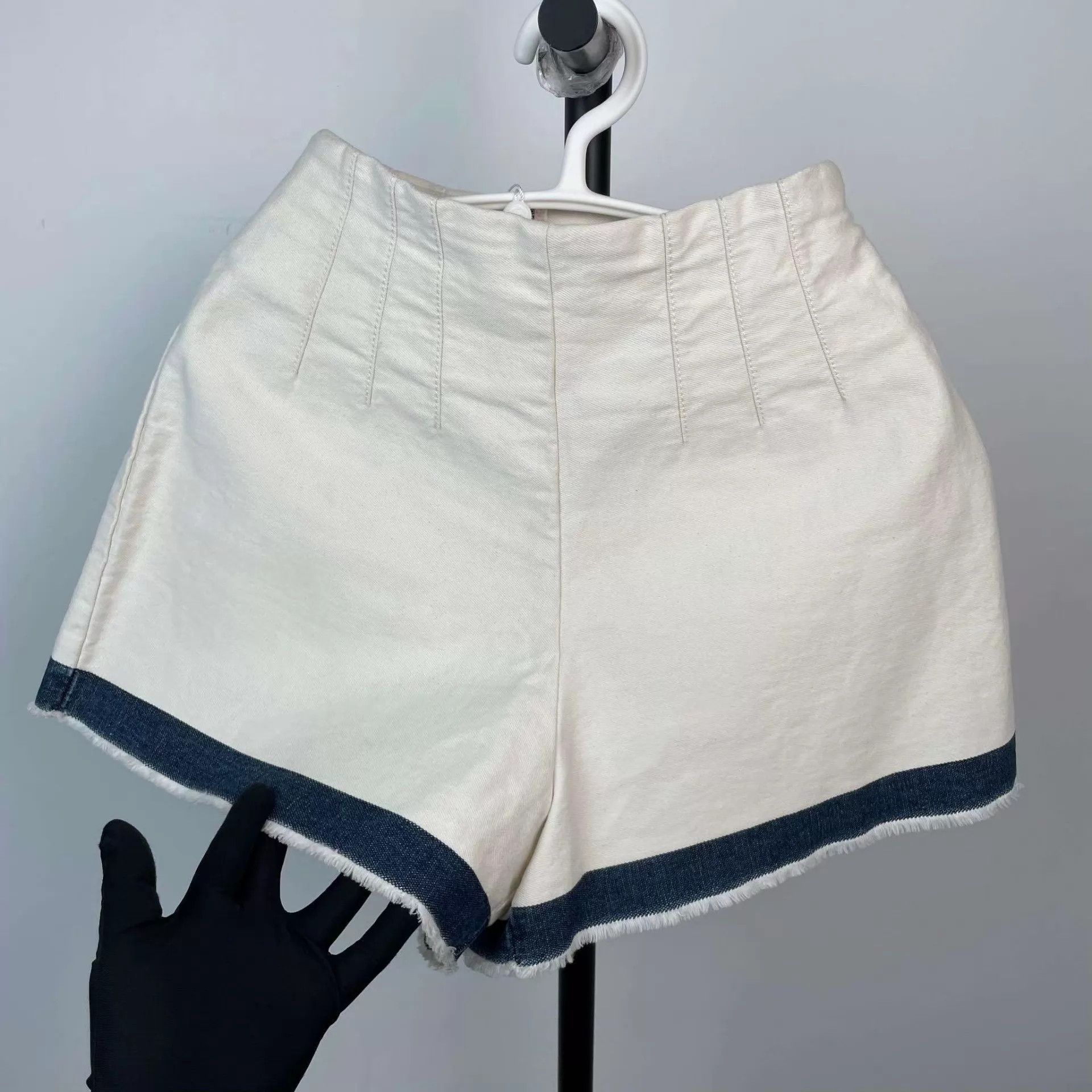 Prada Prada 95 New Triangle Logo Pantskirt Size 27" / US 4 / IT 40 - 8 Thumbnail