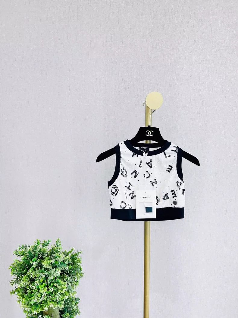 Chanel Chanel 22 camellia letter vest Size XS / US 0-2 / IT 36-38 - 1 Thumbnail