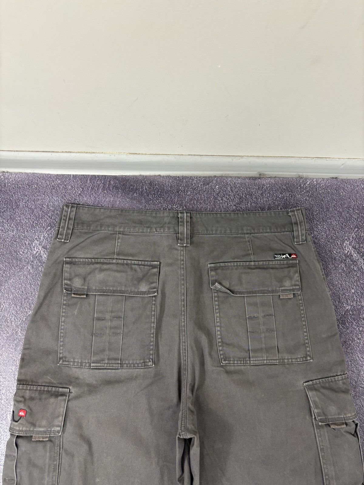 Quiksilver Vintage Quiksilver 2000s Y2K Gray Utility Baggy Cargo Shorts Size US 34 / EU 50 - 15 Thumbnail