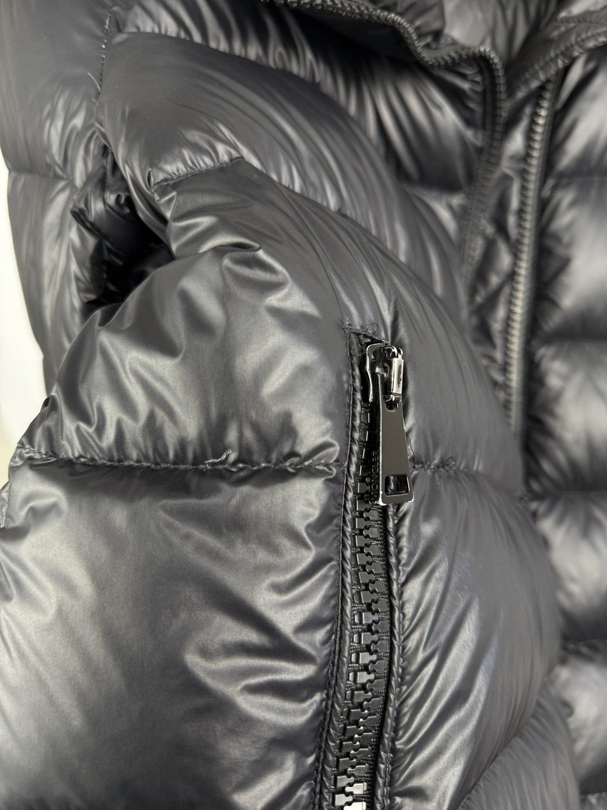 Moncler 🇮🇹 Moncler Salix Giubbotto Doudoune Legere Down Puffer Jacket Size XL / US 12-14 / IT 48-50 - 25 Thumbnail