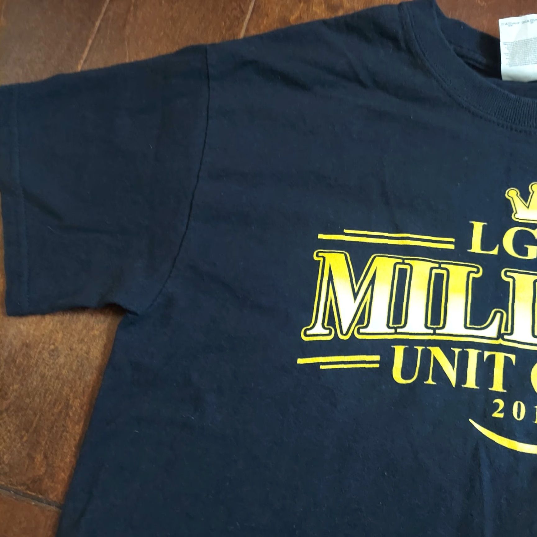Gildan Gildan Ultra Cotton Men's LGB3 Million Unit Club 2018 Short Sleeve T-Shirt Sz M Black Logo Crew Neck Regular Fit Solid Cotton T-Shirt Mens B429 Size US M / EU 48-50 / 2 - 7 Thumbnail