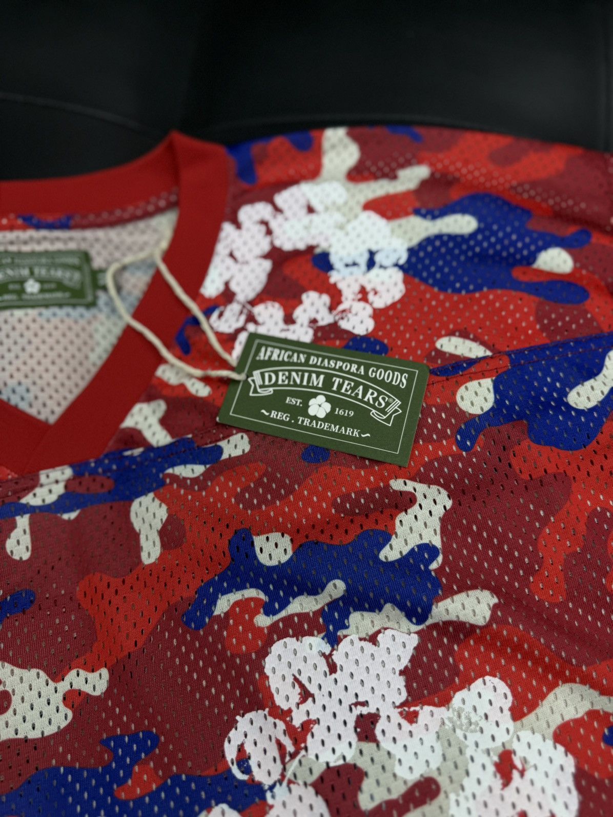 DENIM TEARS Denim Tears Red Camo Cotton Wreath Jersey Size XL (NEW) Size US XL / EU 56 / 4 - 4 Thumbnail