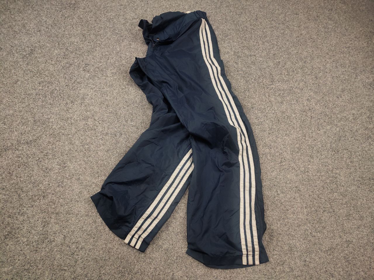 Adidas Vintage 80's Adidas Track Pants baggy Navy Blue 3-Stripes Size US 32 / EU 48 - 2 Thumbnail