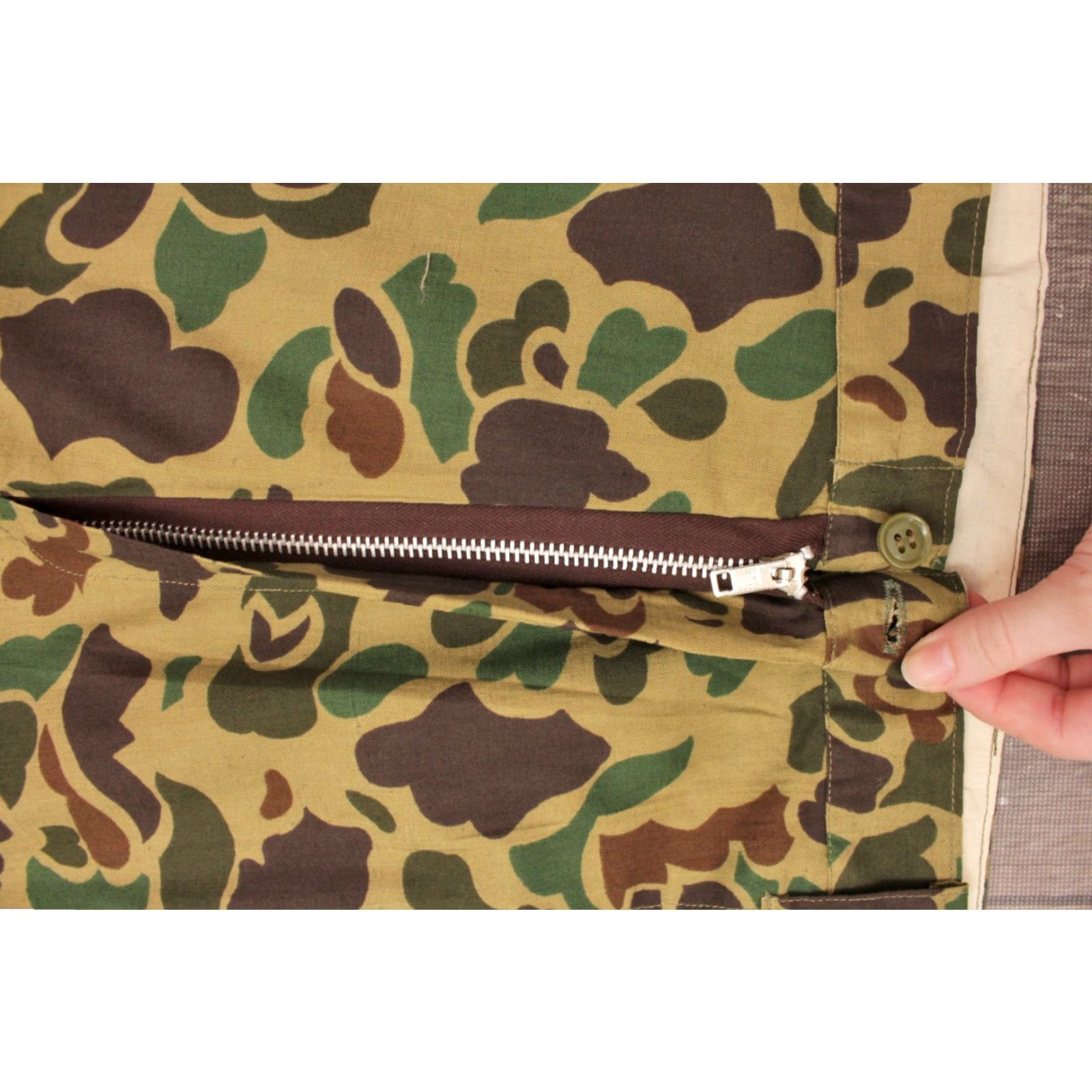 Vintage VINTAGE Men’s VTG 70s Duck Hunter Camo Pants XL 42x31.5 Cotton Green 1970s Mens Size US 42 / EU 58 - 7 Thumbnail