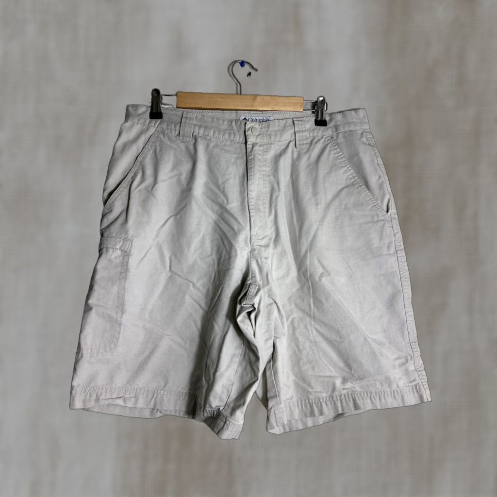 Vintage Columbia Cargo Shorts Beige 100% Cotton Mens Size 34x9 size 34 Regular Shorts Beige Cargo Men 34x9 Size US 34 / EU 50 - 1 Thumbnail