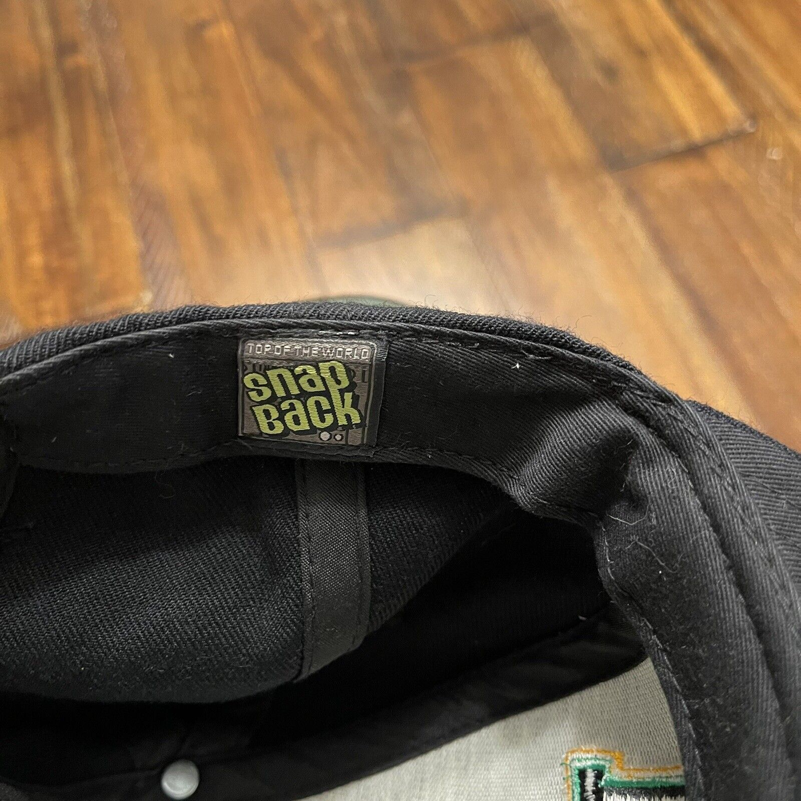 Top Of The World Vtg Notre Dame Irish Embroidered Snapback Hat Top The World Size ONE SIZE - 8 Thumbnail