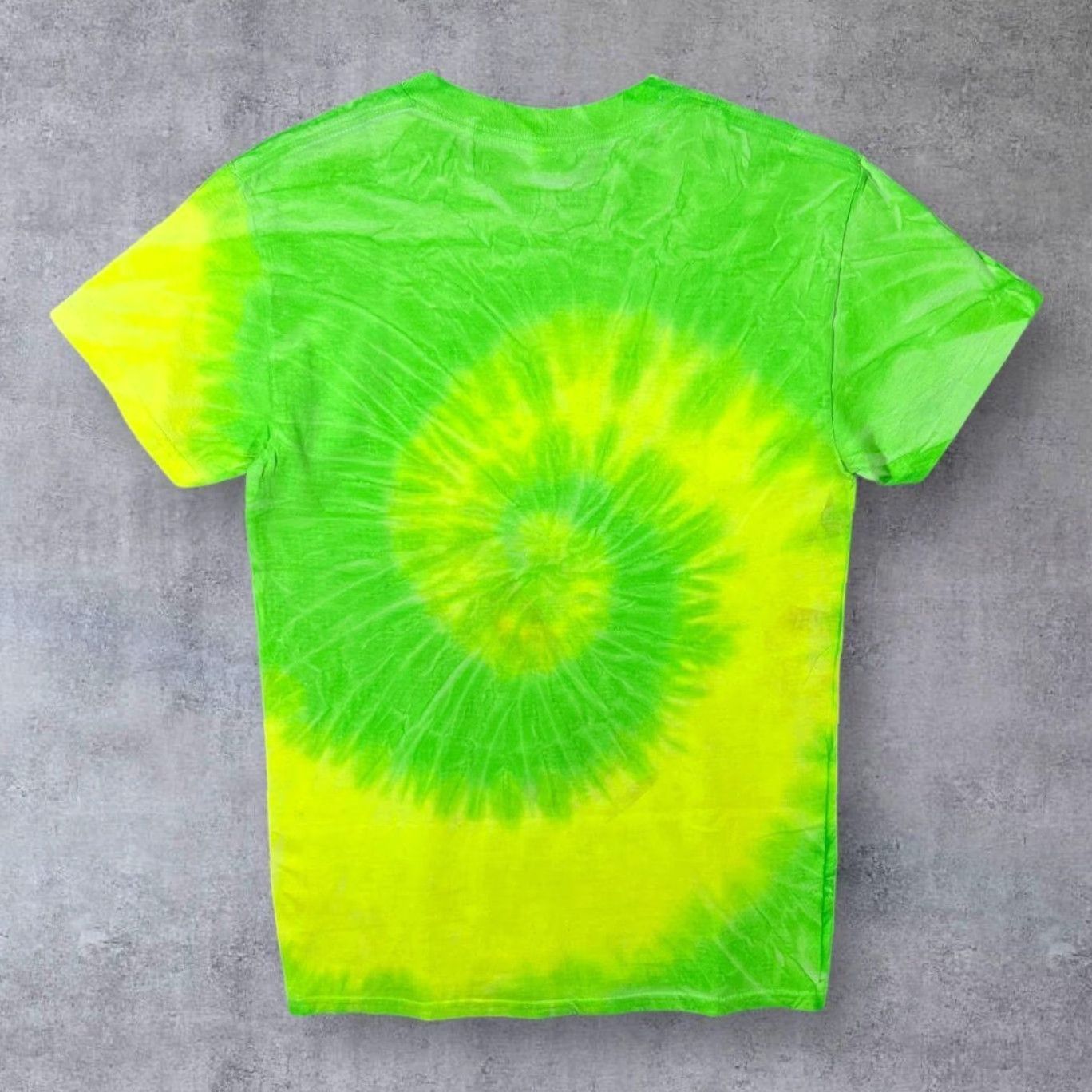 Gildan Gildan T-Shirt Bahamas “Freeport” Graphic Tropical Souvenir Spellout Tie Dye Small Green/Yellow Tie Dye Mens Short Sleeve Regular Fit S USB TV527 Size US S / EU 44-46 / 1 - 2 Thumbnail