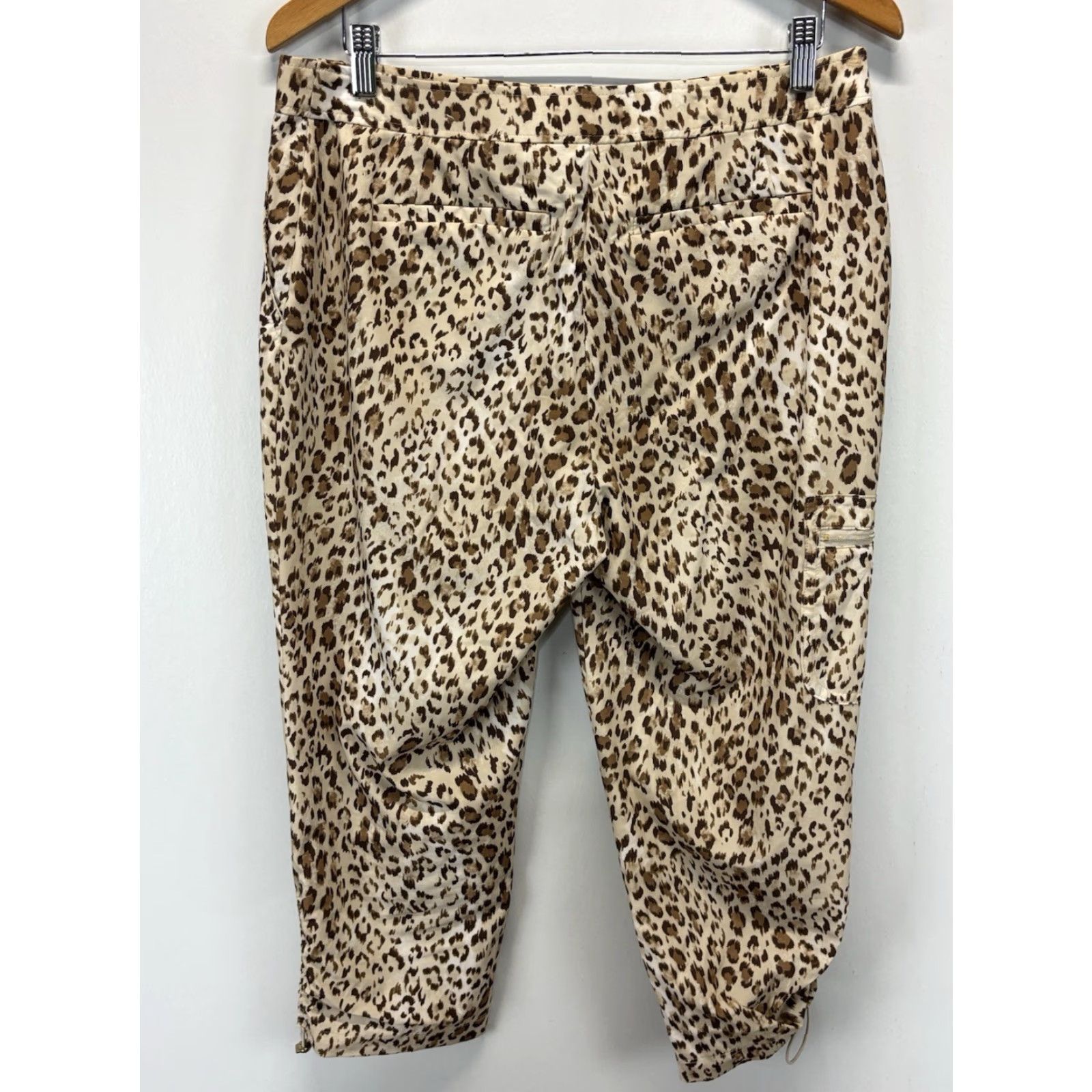 Vintage Chico's Womens Zenergy Golf Pants 1 US M Brown Animal Print Stretch Performance Cropped Straight Pockets Easy Care Regular Size 32" / US 10 / IT 46 - 3 Thumbnail