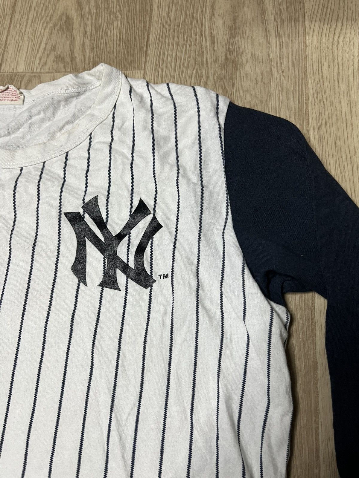 Majestic × New York Yankees × Vintage Vintage Majestic New York Yankees Longsleeve Jersey Shirt Size US L / EU 52-54 / 3 - 5 Thumbnail