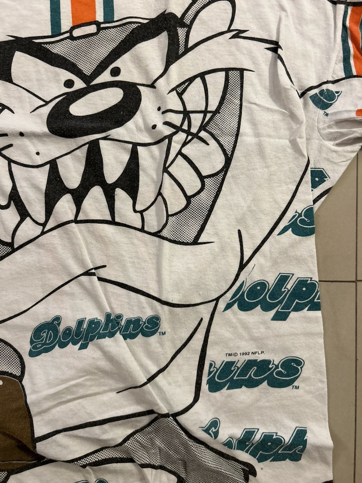 Vintage Miami dolphins taz all over tee Size US XL / EU 56 / 4 - 2 Thumbnail