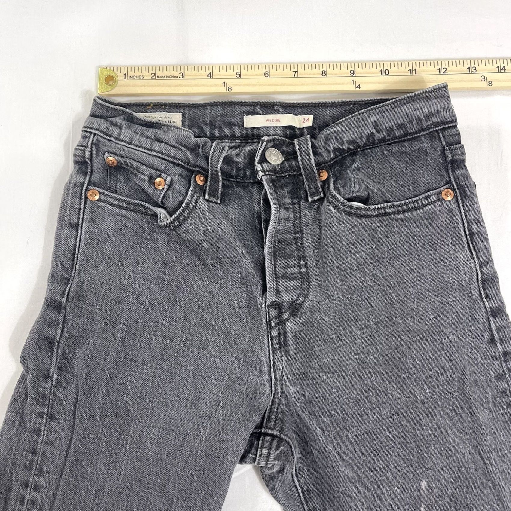 Levi's Levi's Women's Jeans Wedgie Straight Button Fly Gray Black Charcoal Denim Slim Size 24 Size 42" / US 20 - 6 Thumbnail
