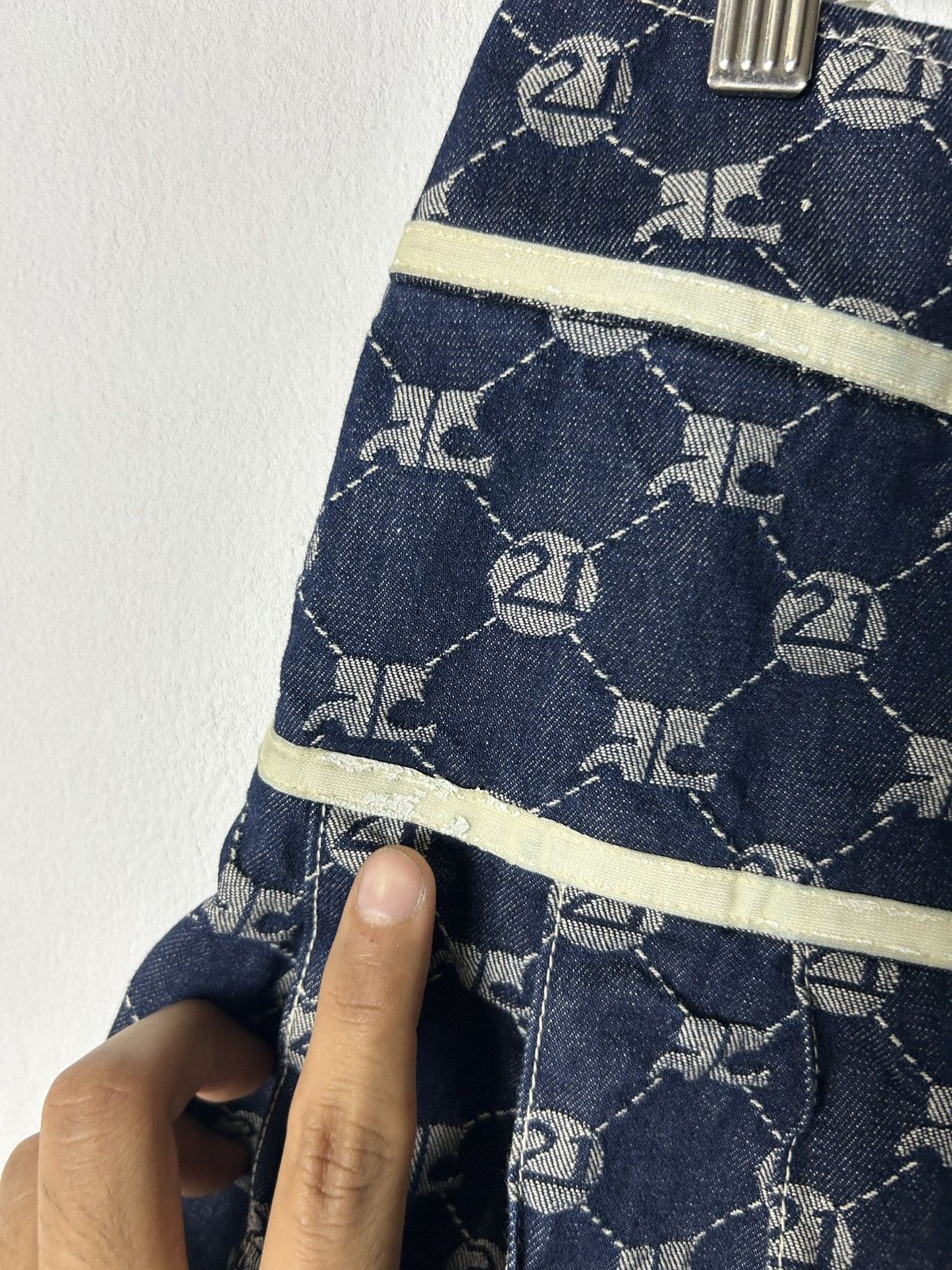 Courreges André Courrèges Jacquard Repeat Logo Denim Vintage pleated Size 27" / US 4 / IT 40 - 4 Thumbnail