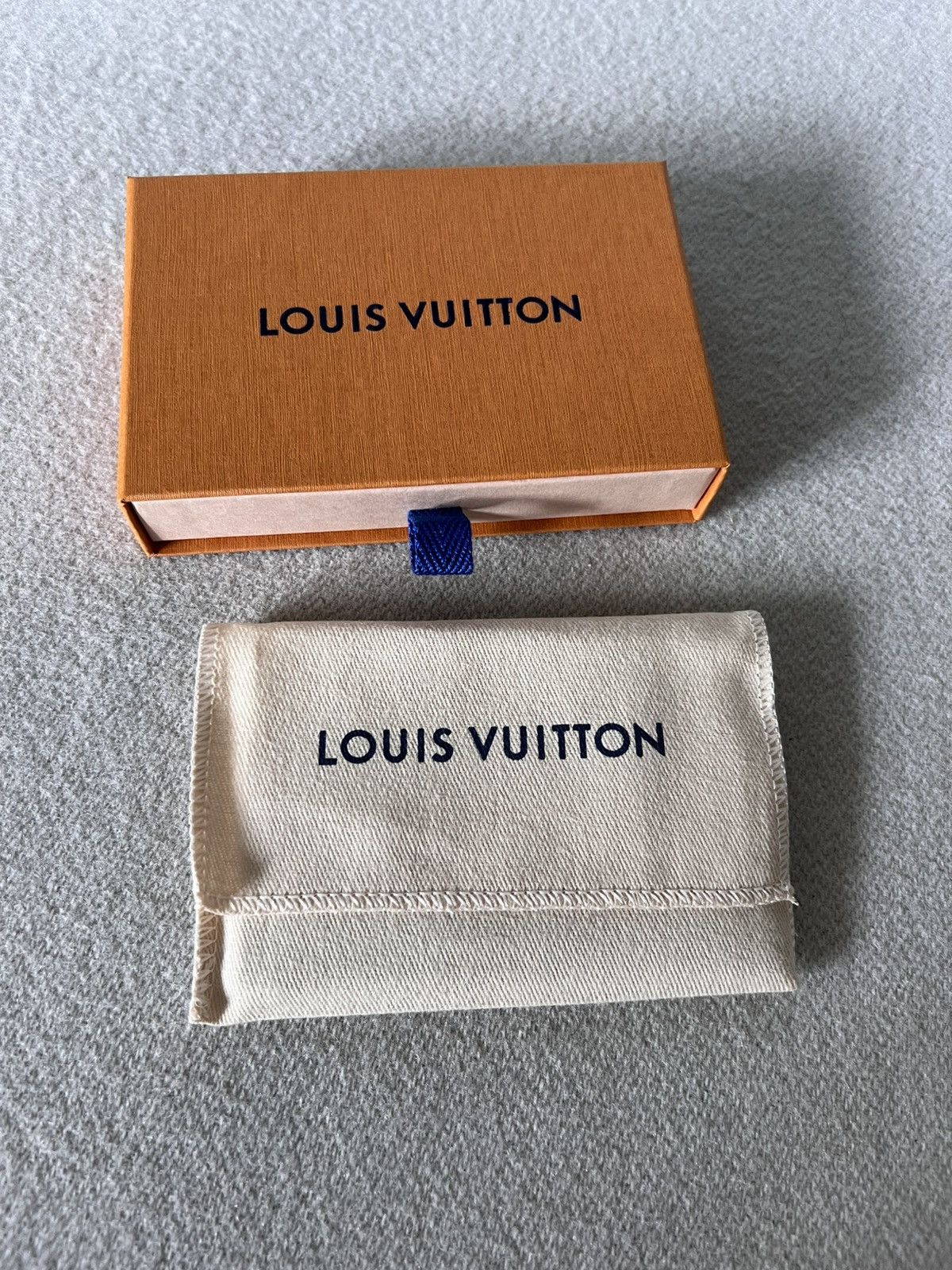 Louis Vuitton Louis Vuitton Pool Double Card Case in Blue Leather Size ONE SIZE - 4 Thumbnail