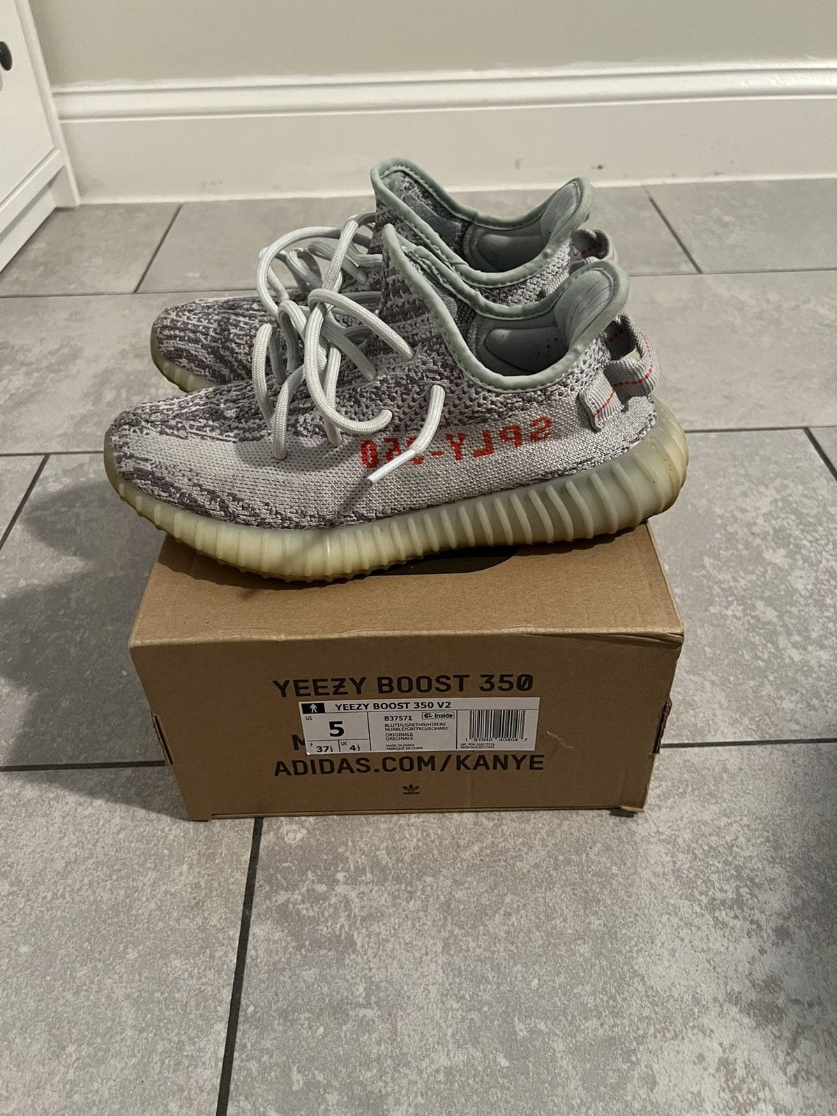 Adidas Adidas Yeezy Boost 350 V2 ‘Blue Tint’ (2017) Size 5 Size US 5 / EU 37 - 3 Thumbnail