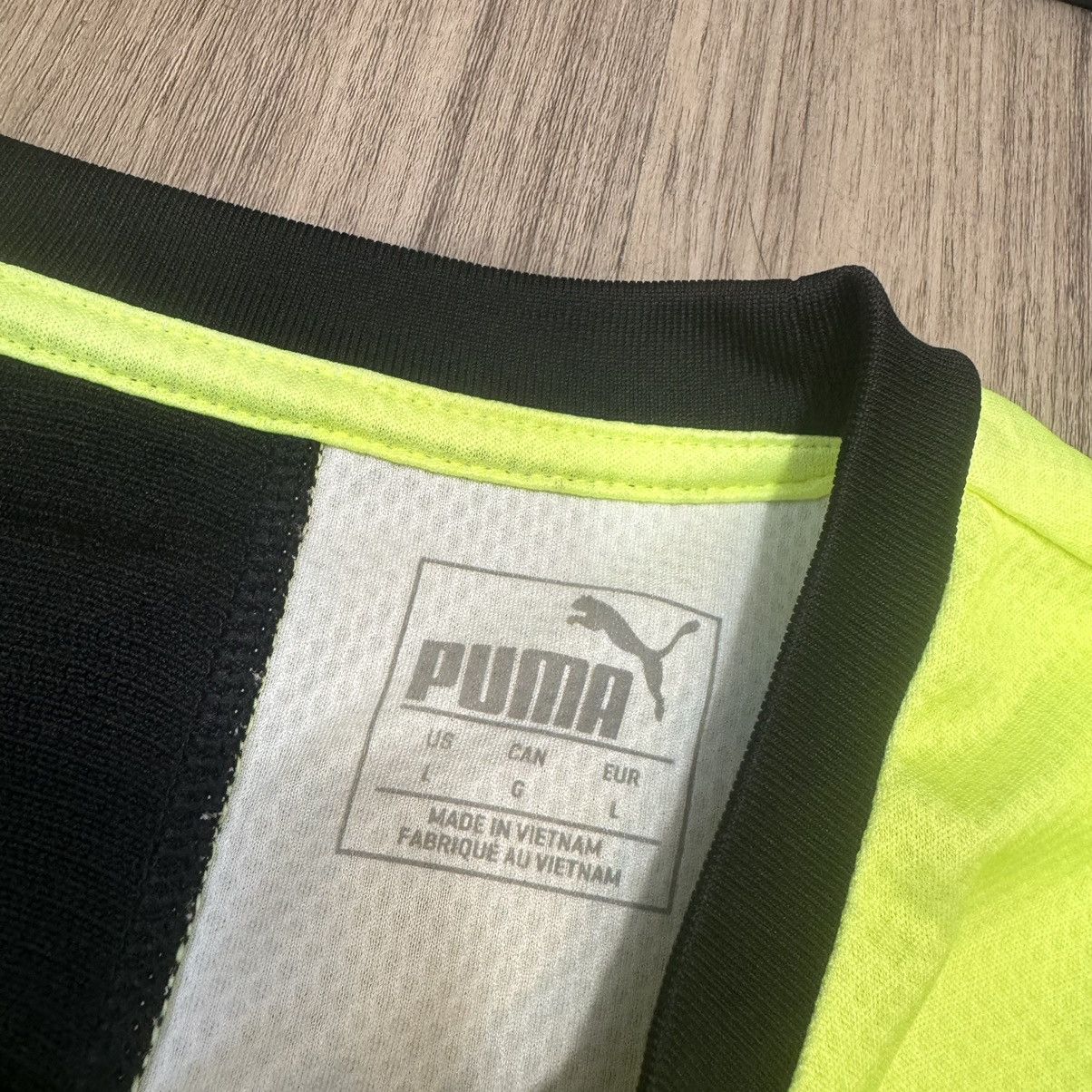 Puma Manchester City 19/20 away shirt #10 Kun aguero Size US L / EU 52-54 / 3 - 7 Thumbnail