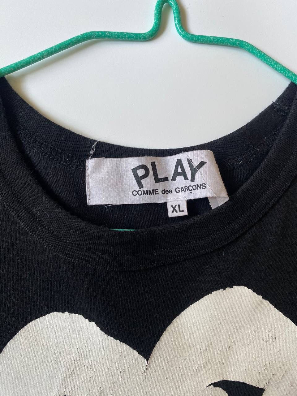 Comme des Garcons × Comme des Garcons PLAY × Japanese Brand Vintage CDG Comme Des Garçons Big Hearts T-shirt size M Size US M / EU 48-50 / 2 - 3 Thumbnail