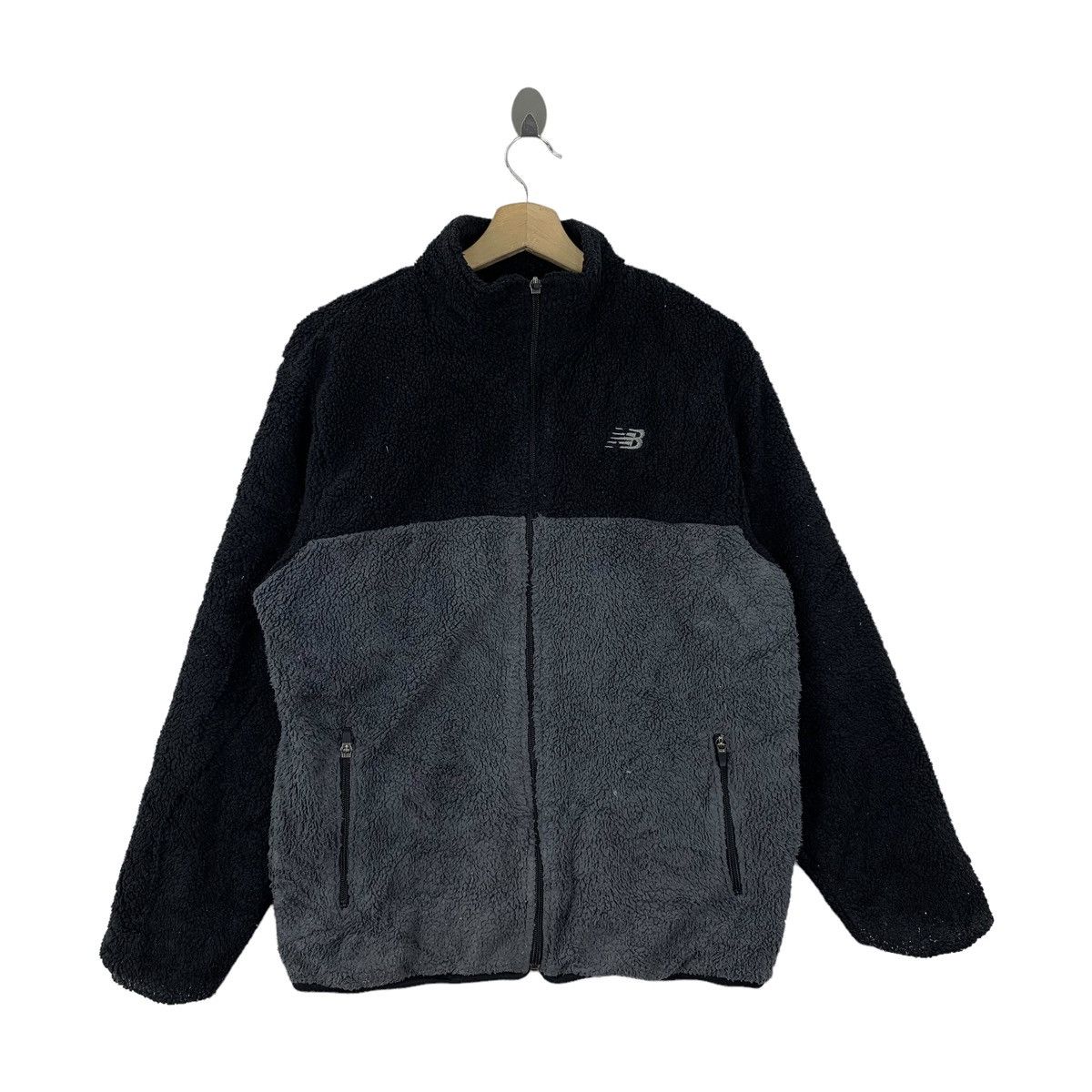 image of New Balance Sportswear Small Logo Fleece Zipper Sweater in Black, Men's (Size Medium)