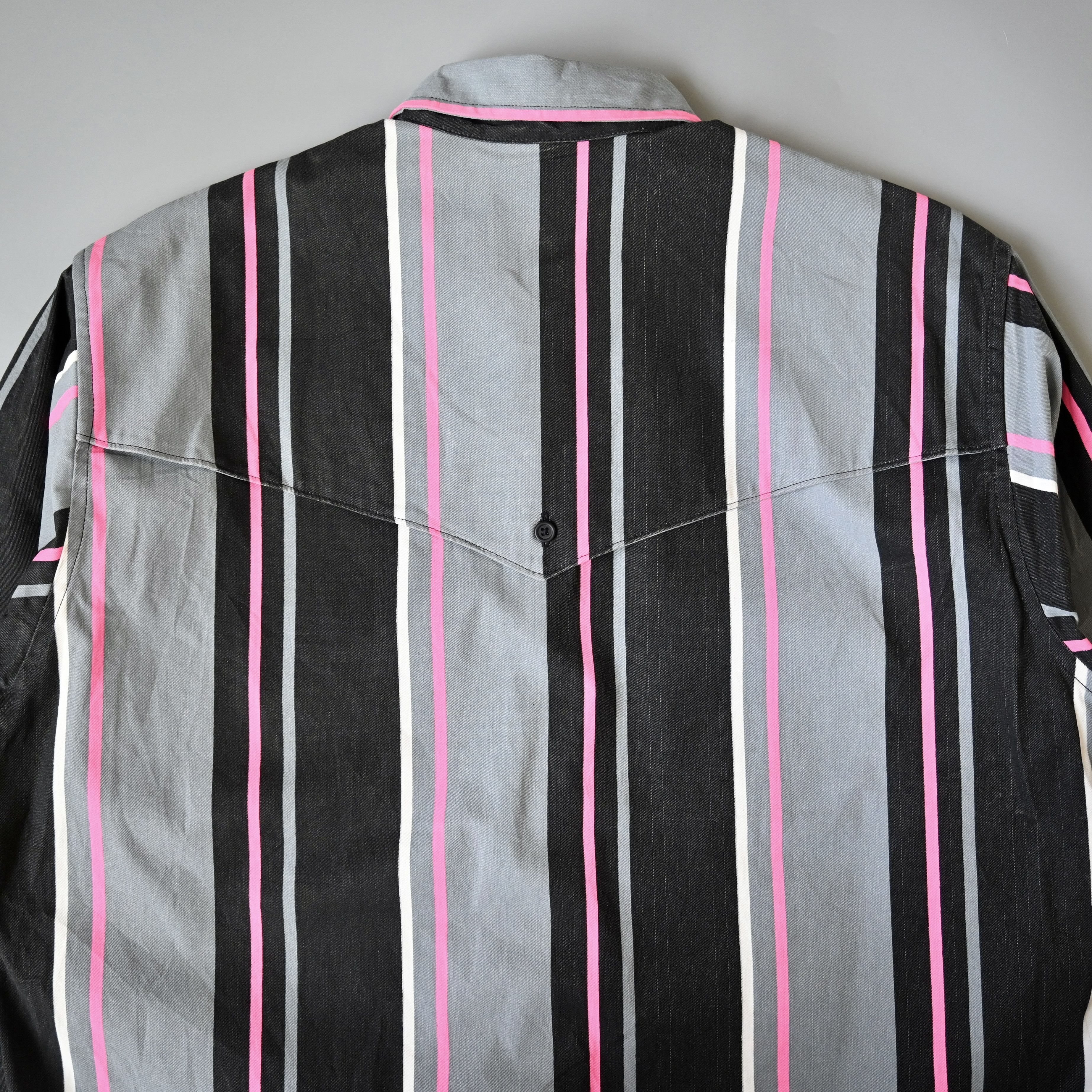 Vintage MINT, 1990s Wrangler Brushpopper cape shirt grey x pink Size US L / EU 52-54 / 3 - 7 Thumbnail