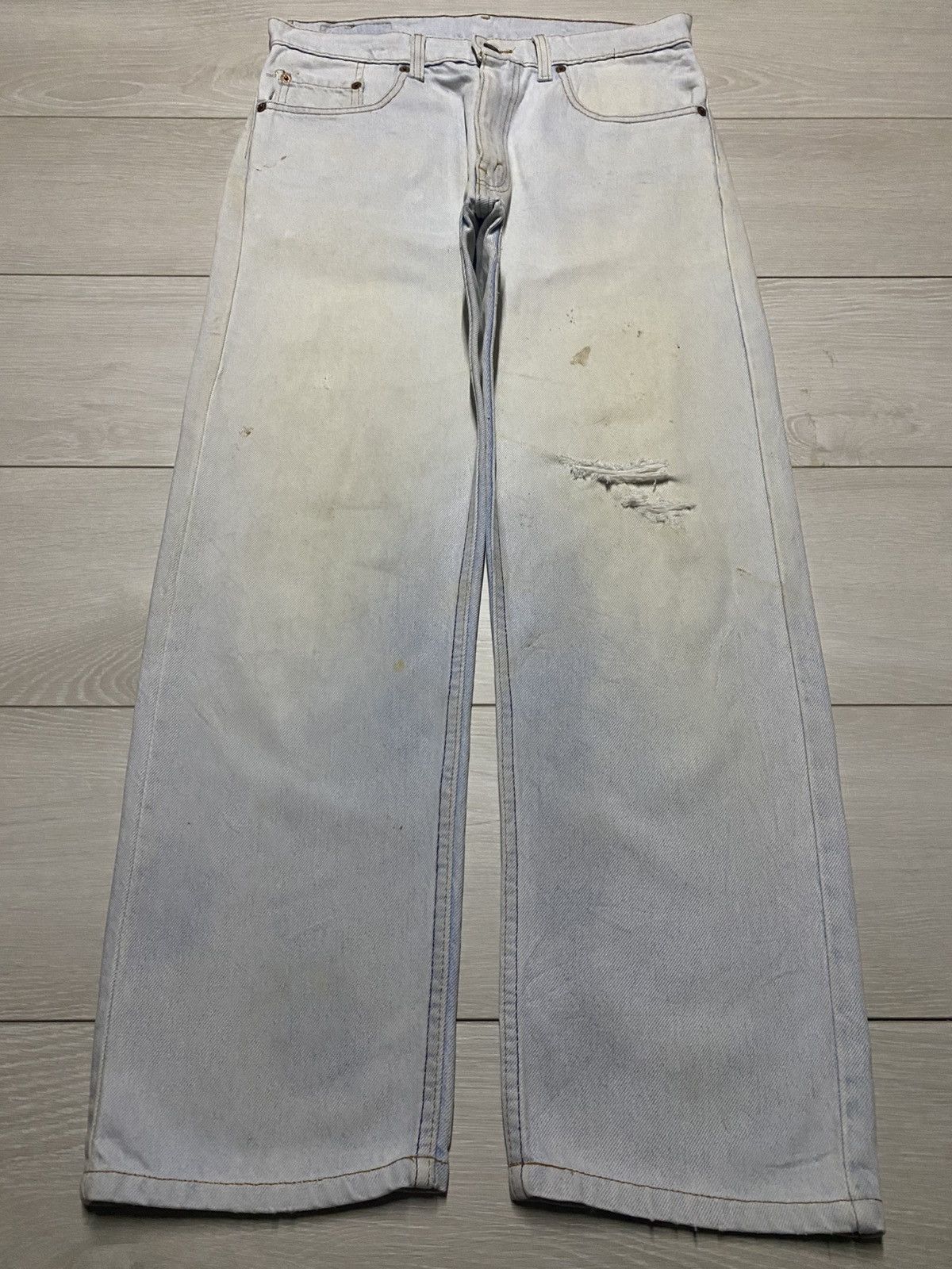 Levi's Vtg Levis 505 90s Grunge Light Wash Distressed Loose Jean Size US 32 / EU 48 - 1 Thumbnail