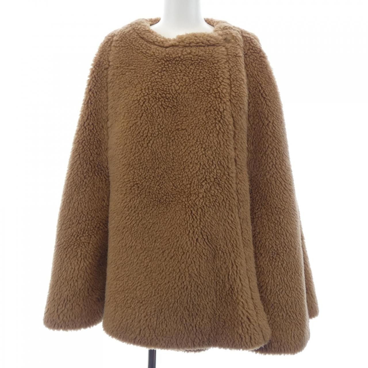 Max Mara Max Mara Max Mara Teddy Bear Camel Silk Cape Textile Outerwear 473604 DUTY FREE for USA Size ONE SIZE - 1 Thumbnail