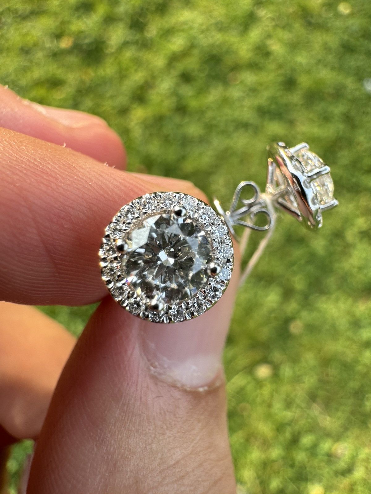Other 18 Karat white gold earrings set with diamonds. Size ONE SIZE - 1 Thumbnail