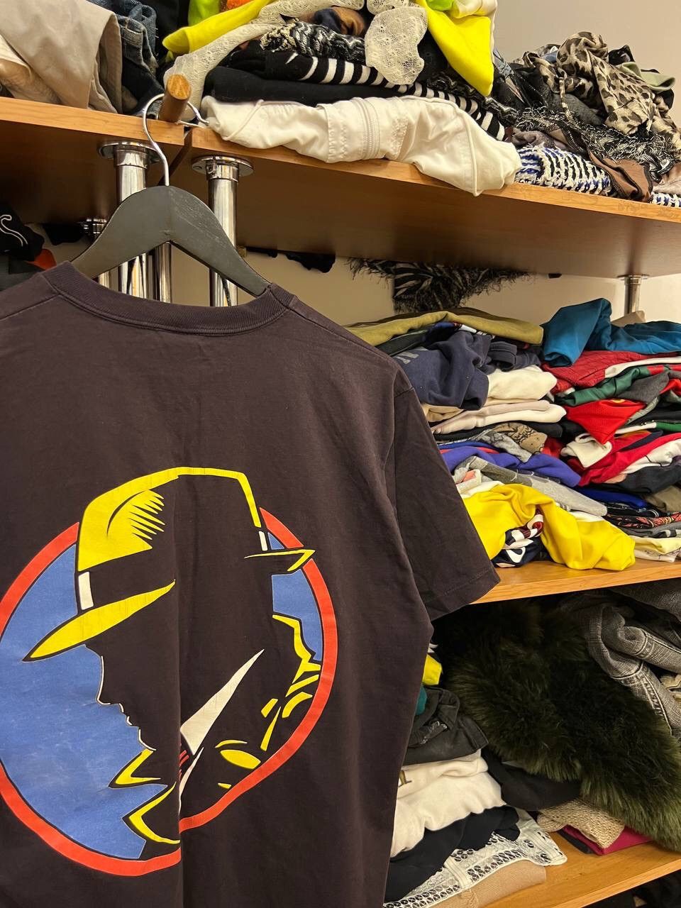 Disney Vintage 90s Disney Dick Tracy Faded Tee Size US L / EU 52-54 / 3 - 3 Thumbnail