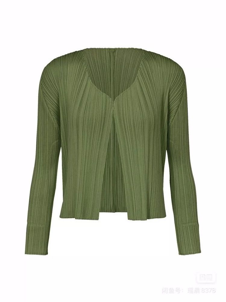 Issey Miyake Issey Miyake size:4 Military green pleated cardigan Size XS / US 0-2 / IT 36-38 - 2 Thumbnail