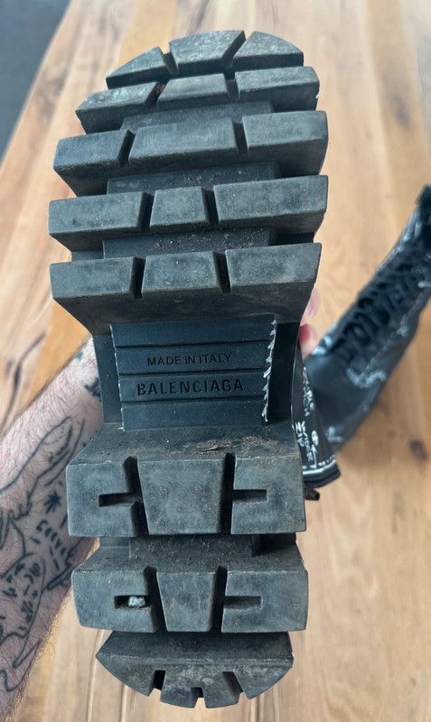 Balenciaga balenciaga graffiti bulldozer boots Size US 11 / EU 44 - 4 Thumbnail