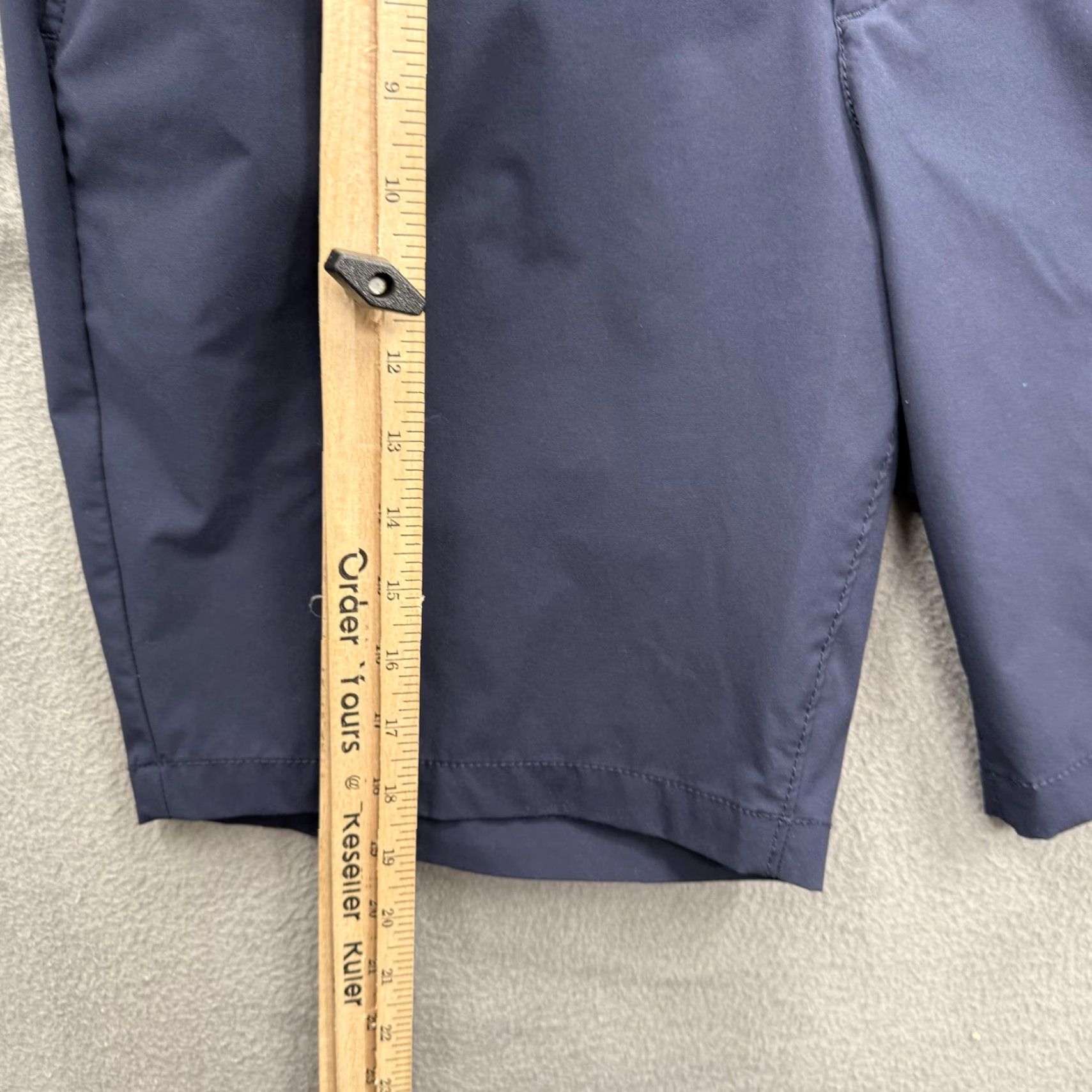 Vintage AG Adriano Goldschmied McKenzie Shorts Mens 33 Blue Slim 9 Inseam Athletic Size US 33 - 7 Thumbnail