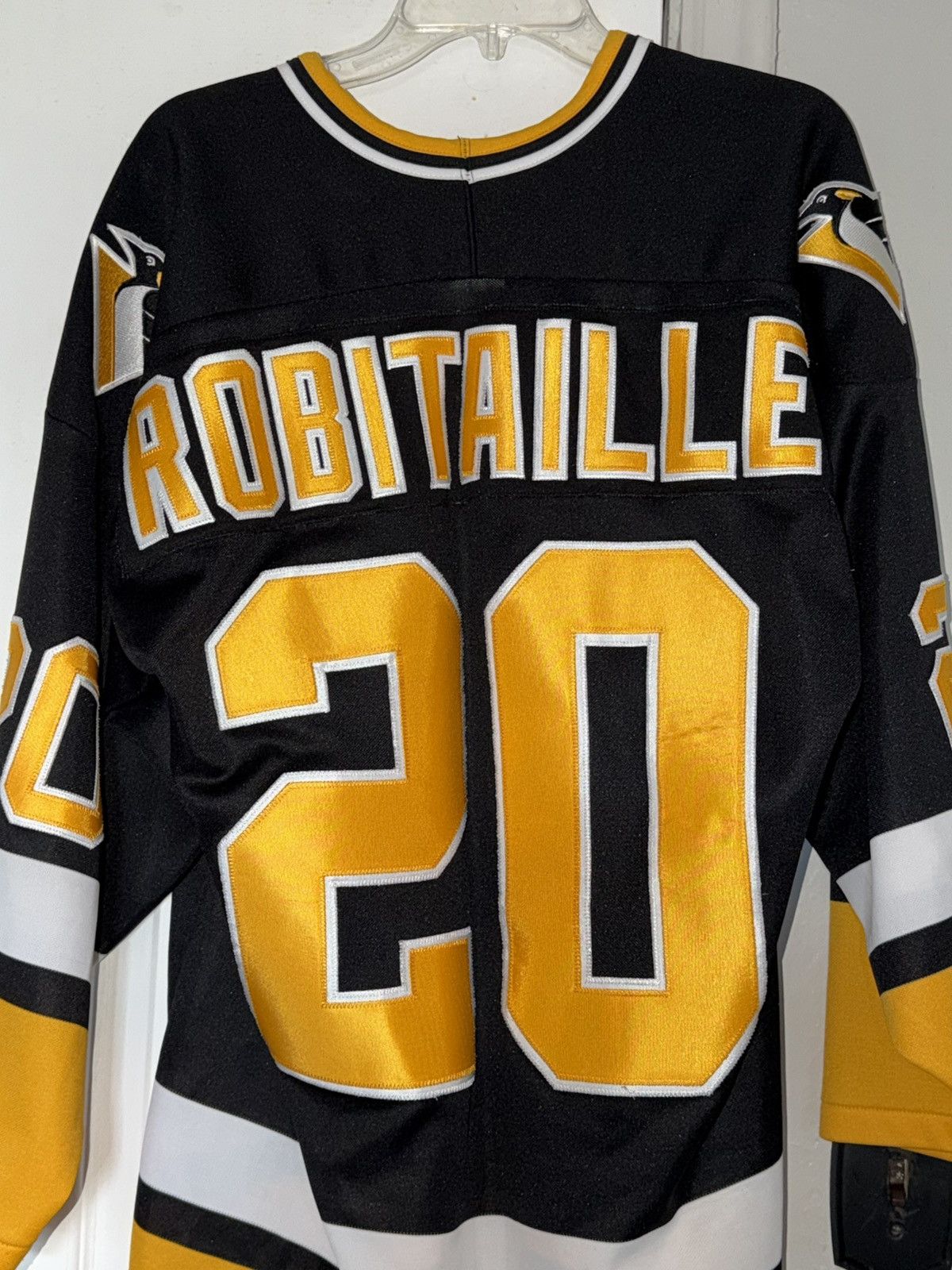 Ccm CCM NHL Hockey Pittsburgh Penguins Luc Robitaille Jersey Men Size US L / EU 52-54 / 3 - 4 Thumbnail