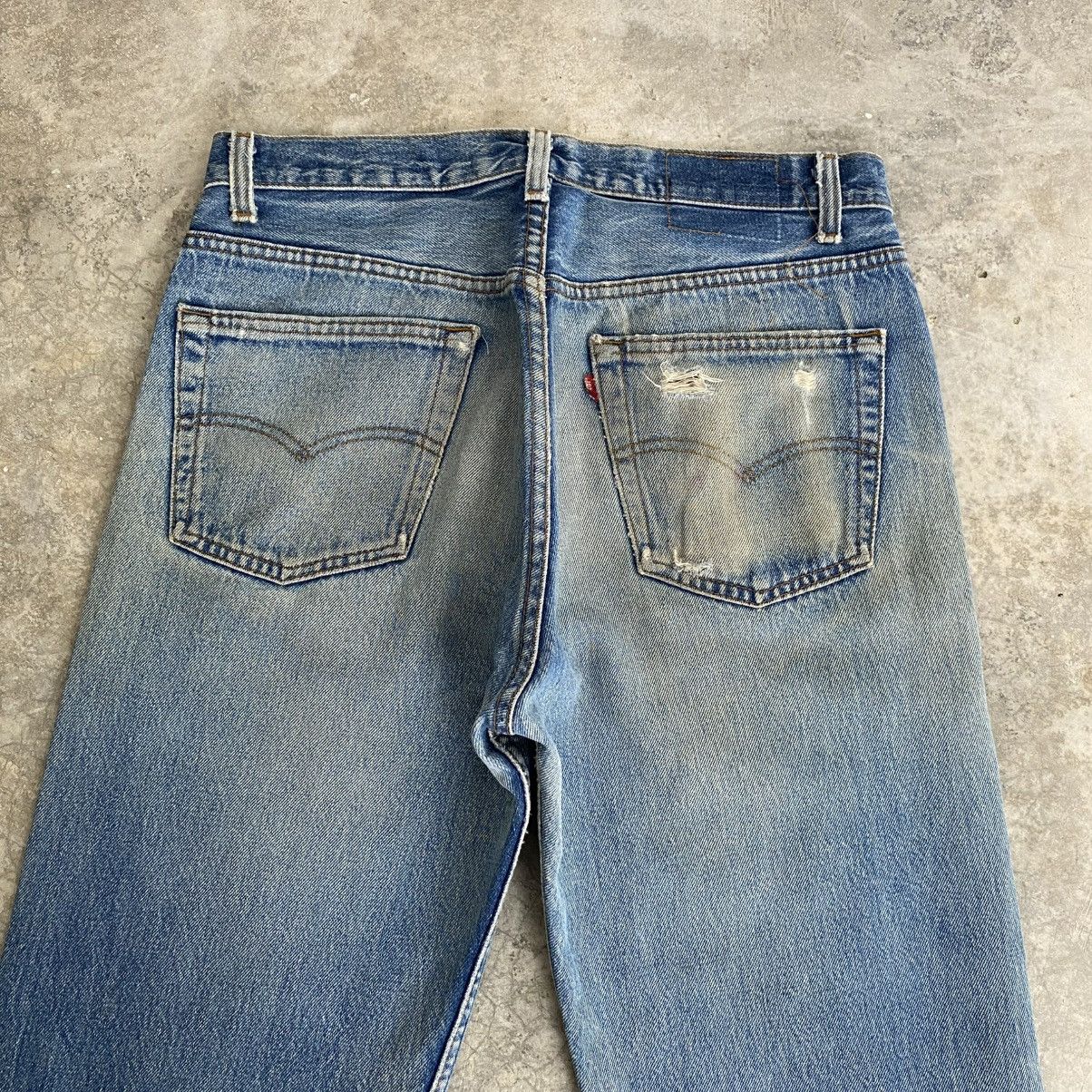 Levi's Vintage 90’s Levis 501 Faded Blue Distressed Denim Jeans Size US 32 / EU 48 - 10 Thumbnail