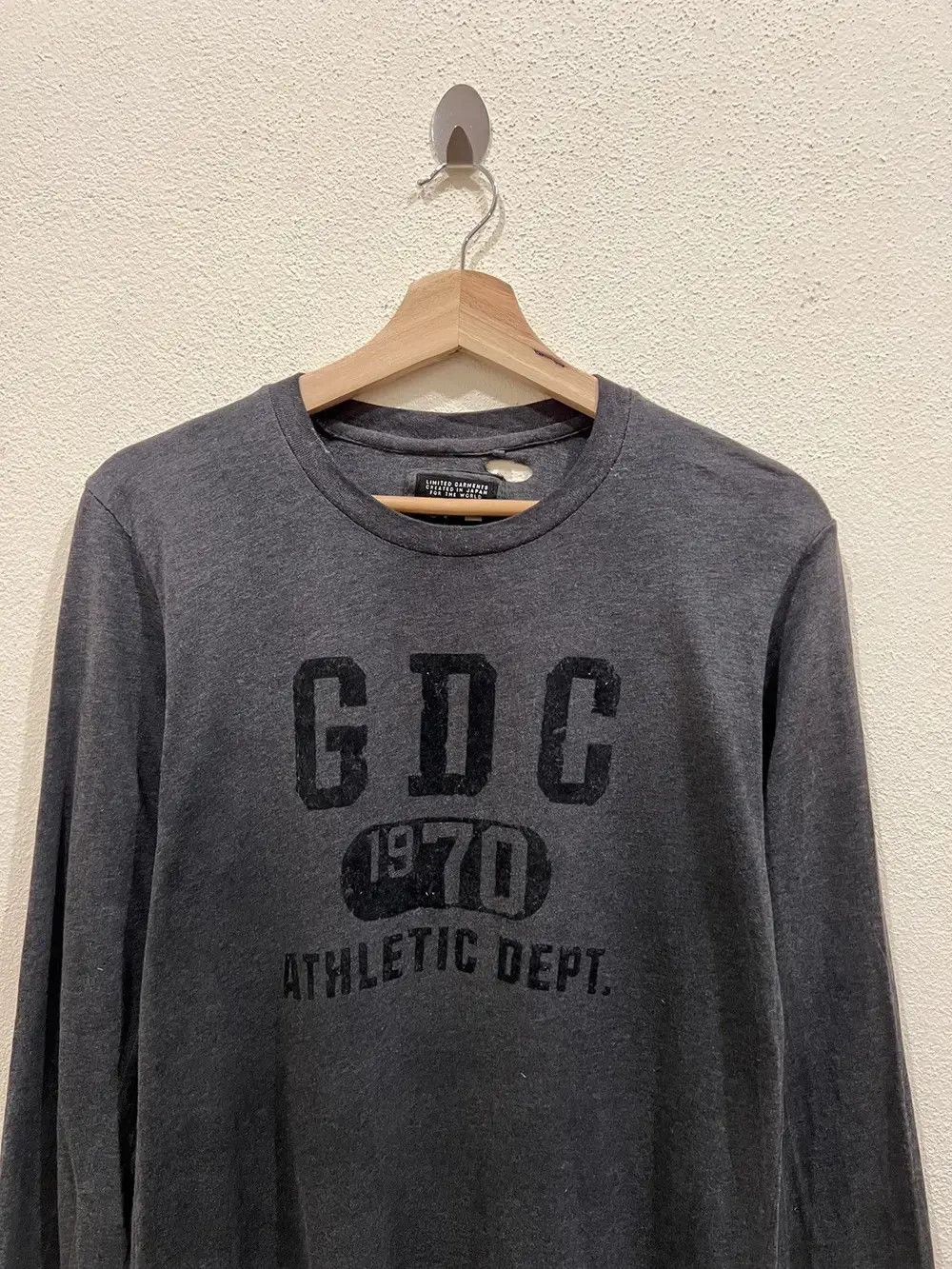 Narcotic GDC Japanese Brand Uniqlo X GDC Long Sleeve Size US S / EU 44-46 / 1 - 3 Thumbnail