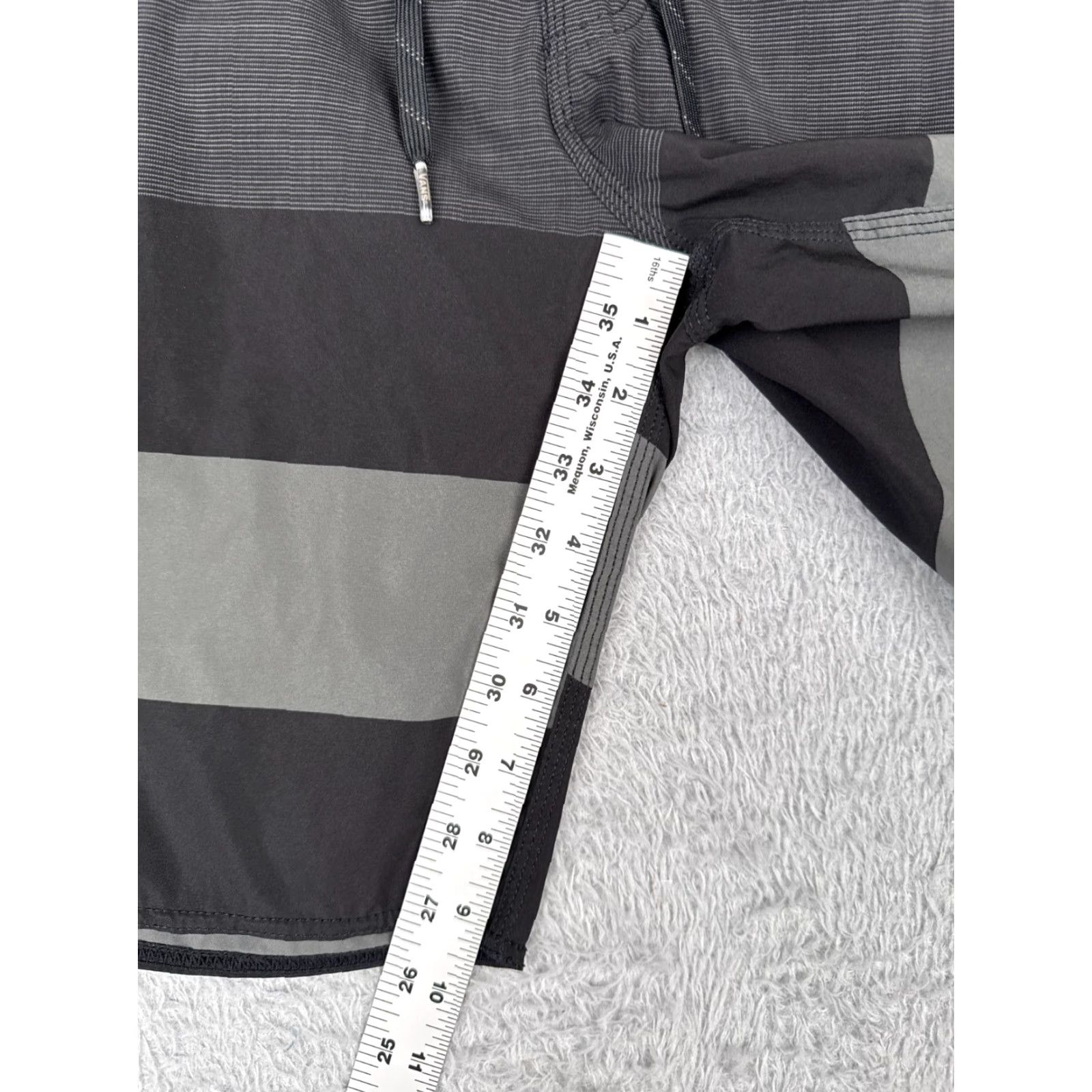 Vans VANS Board Shorts Mens 28 Black Gray Stripe Beach Surf 28x9 Polyester Pockets Modern Regular Mens Size US 28 / EU 44 - 6 Thumbnail