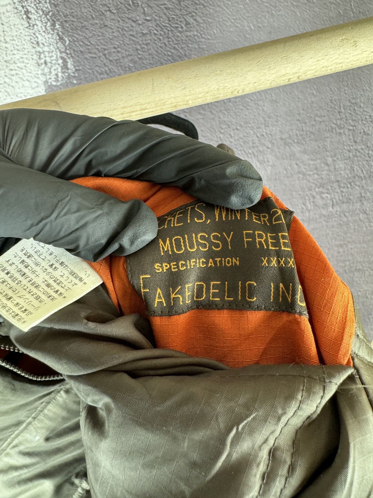 Japanese Brand Mousse Free Fakedelic Ind. winter down vest size F Size US S / EU 44-46 / 1 - 11 Thumbnail