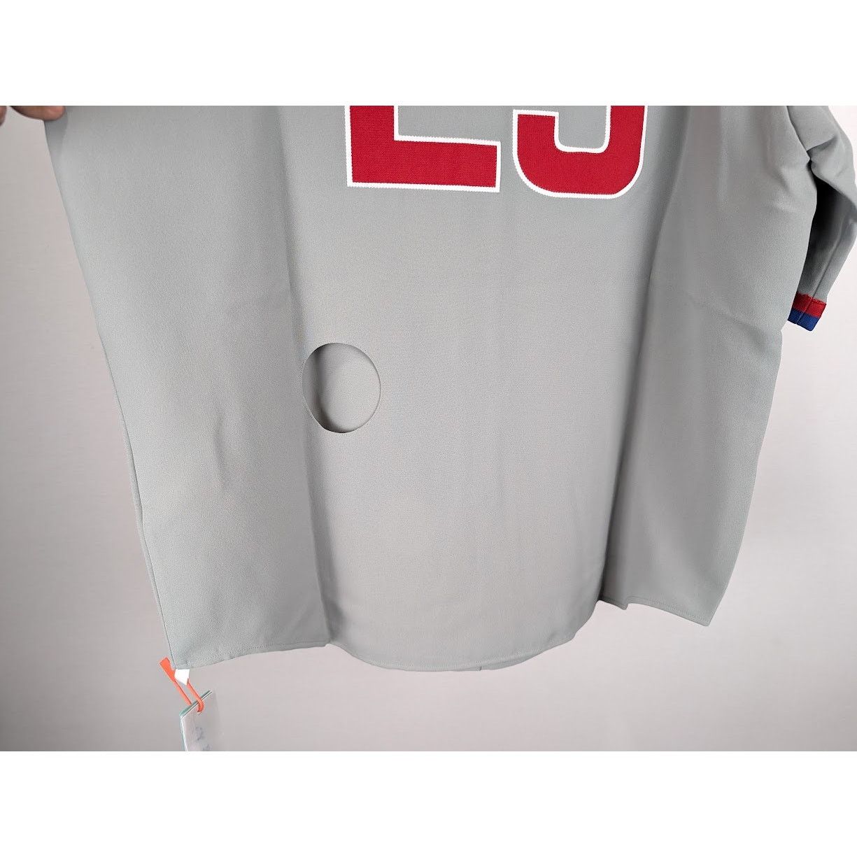 Off-White o1rshd1 Q:2 / MLB-Chicago Cubs Cheese Shirt in Grey/Blue/Red Size US XL / EU 56 / 4 - 14 Thumbnail