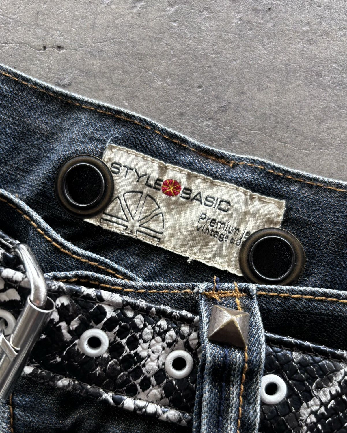 If Six Was Nine × Japanese Brand × Le Grande Bleu (L.G.B.) 2000s Style Basic Studded Denim Jeans Size US 29 - 5 Thumbnail