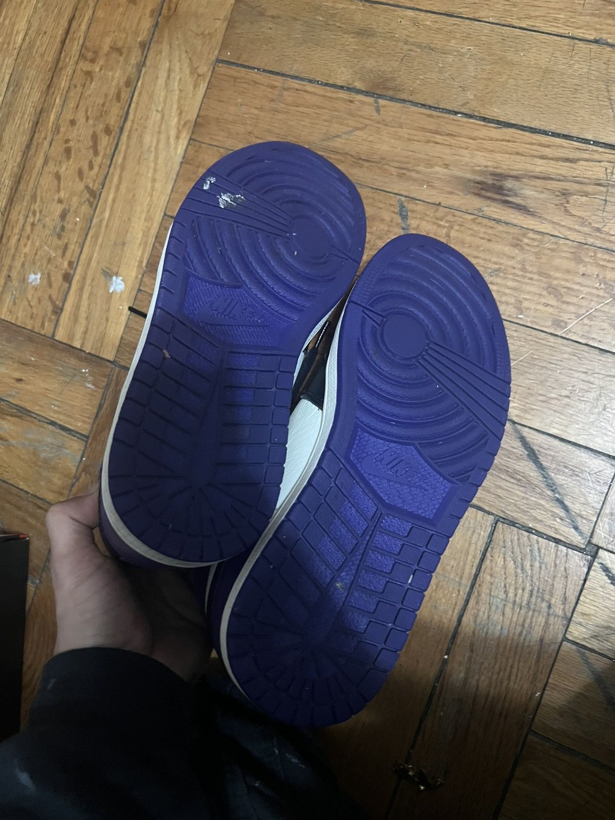 Jordan Brand Air Jordan 1 retro high og royal purple Size US 8 / EU 41 - 5 Thumbnail